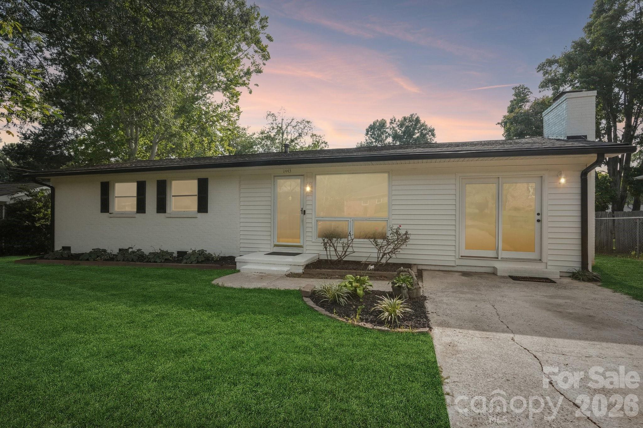 1443 Lynhurst Drive Property Photo 1