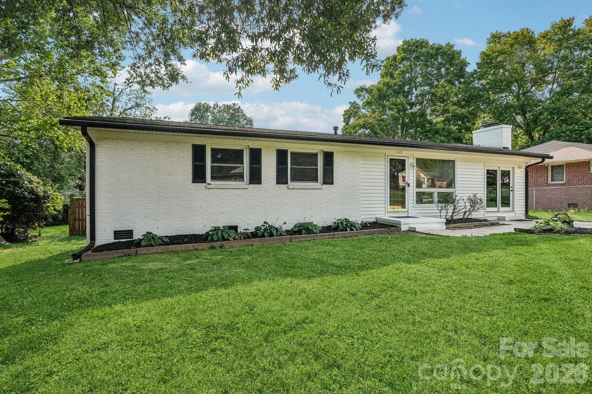 1443 Lynhurst Drive Property Photo 2