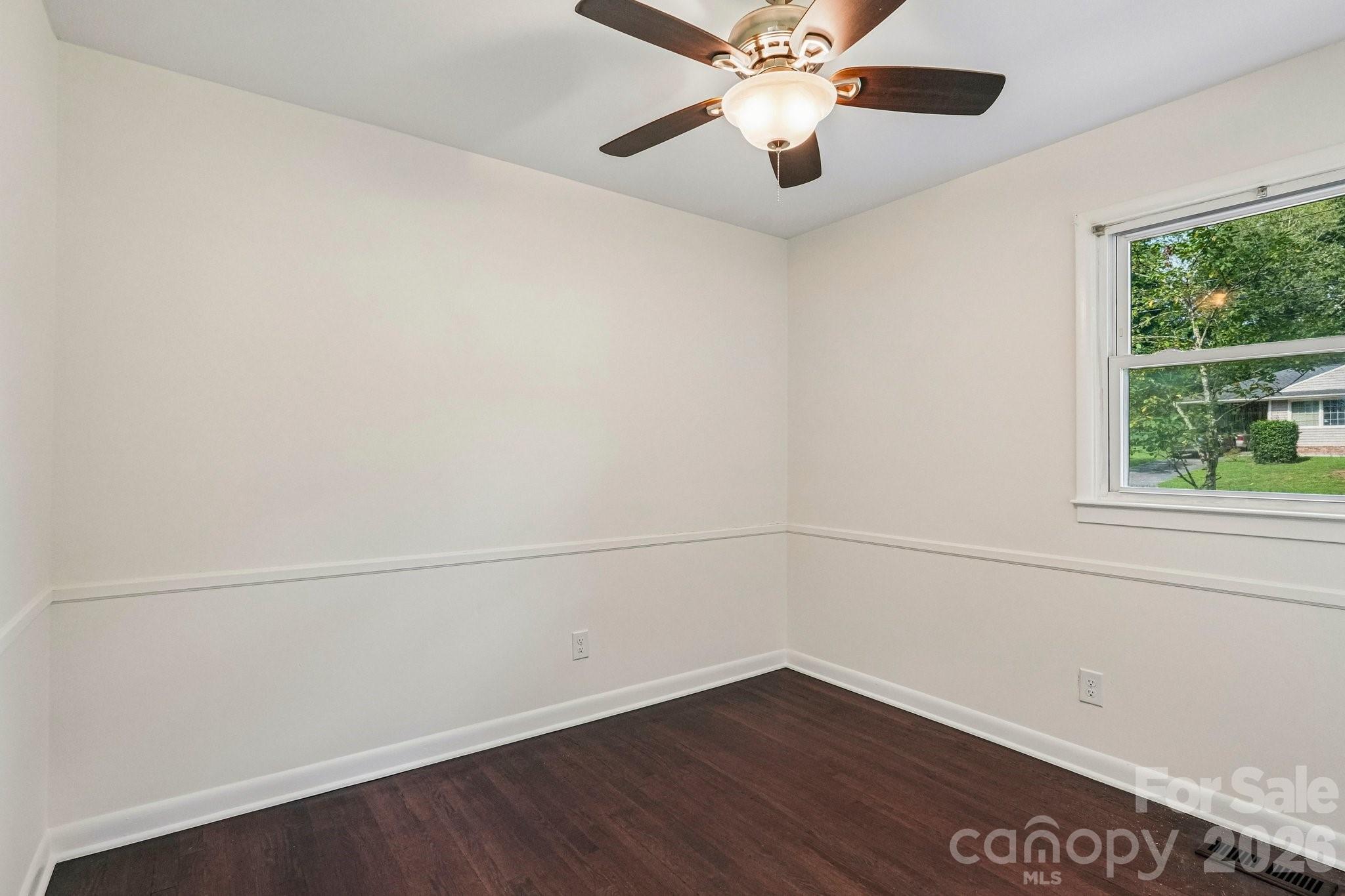 1443 Lynhurst Drive Property Photo 32