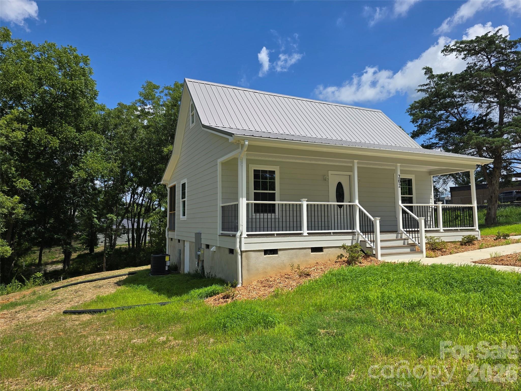 202 W Roswell Street Property Photo 19