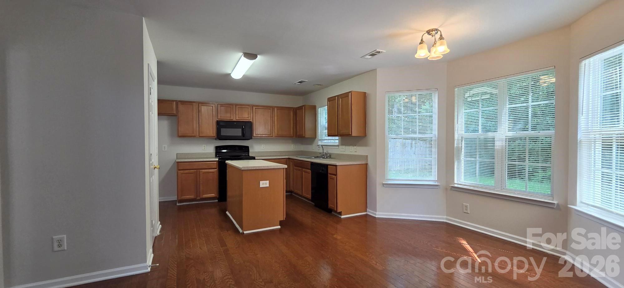 5708 Twin Brook Drive Property Photo 3