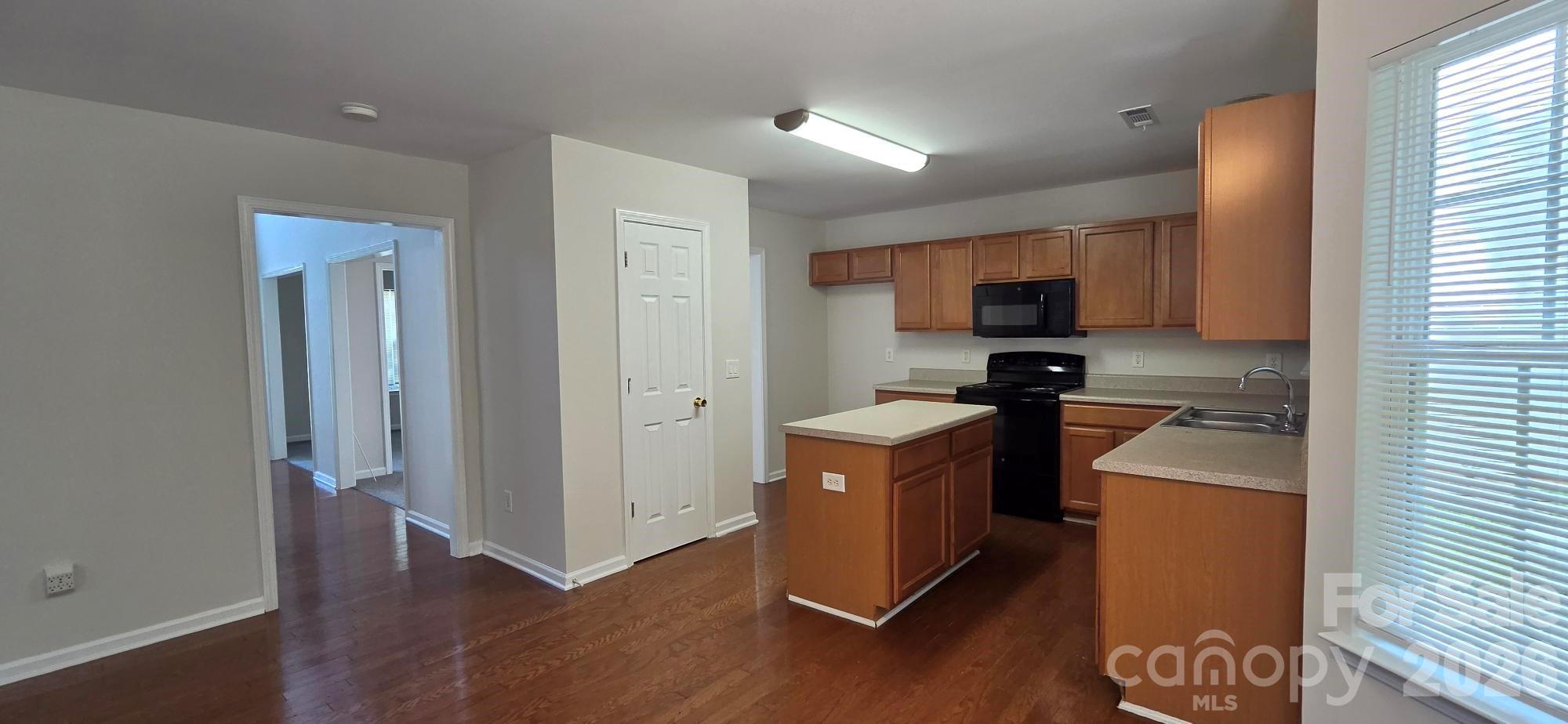5708 Twin Brook Drive Property Photo 4