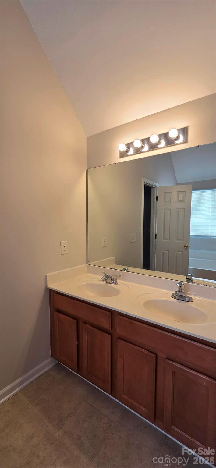 5708 Twin Brook Drive Property Photo 16