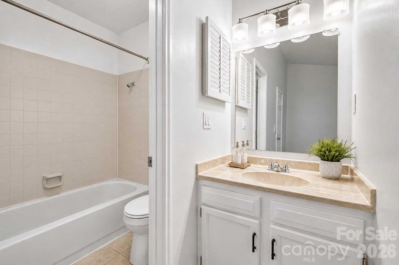 6216 Windsor Gate Lane Property Photo 13