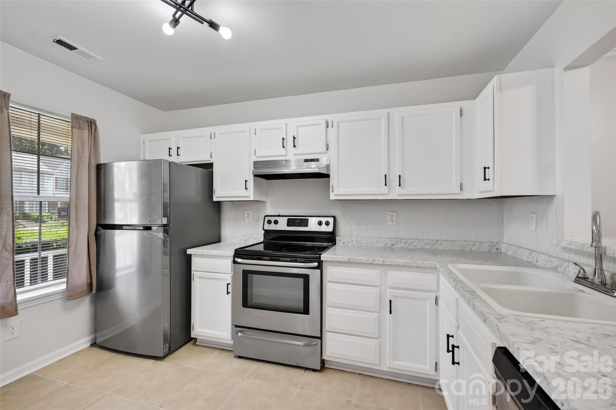 6216 Windsor Gate Lane Property Photo 20
