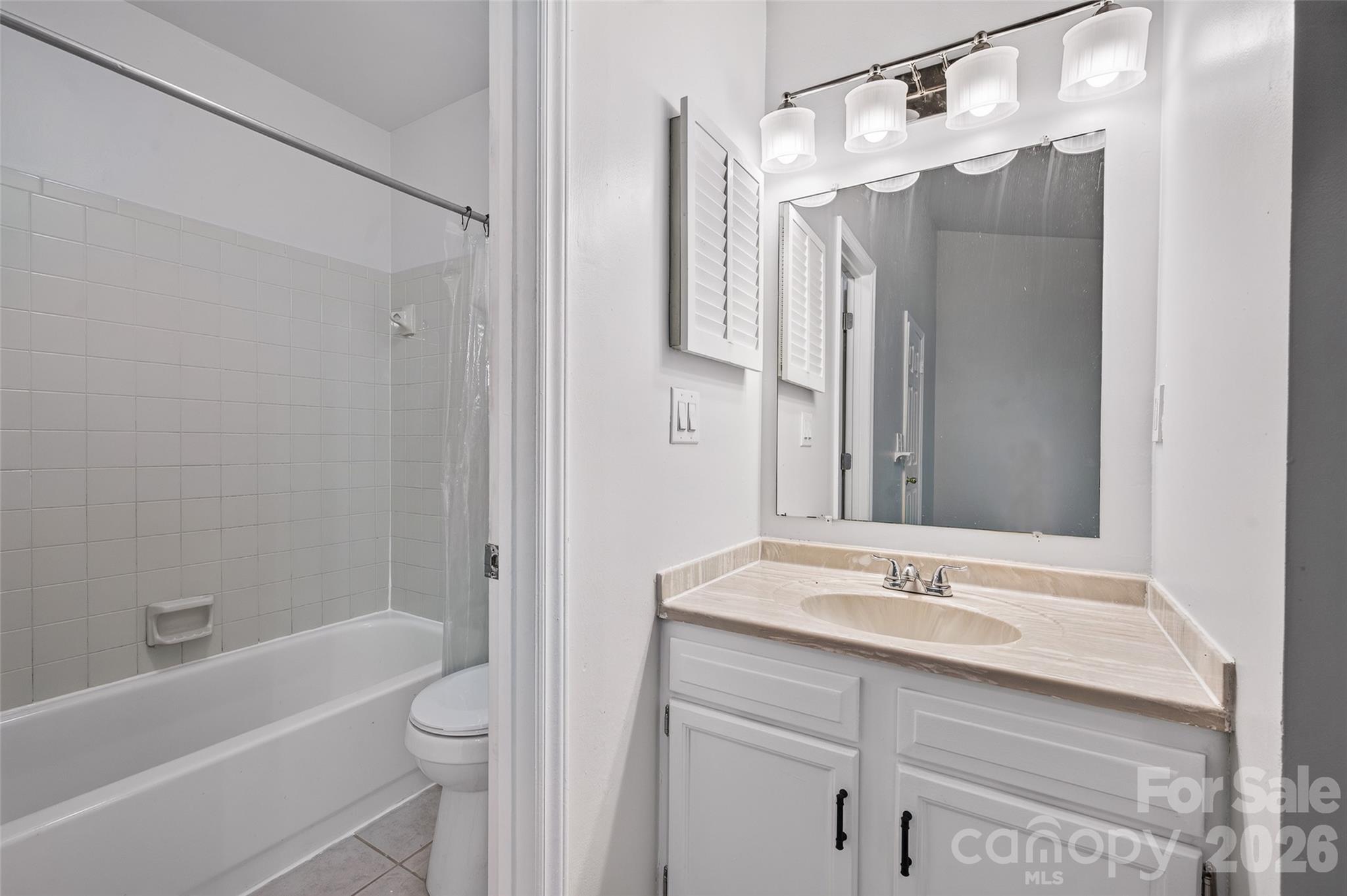 6216 Windsor Gate Lane Property Photo 30