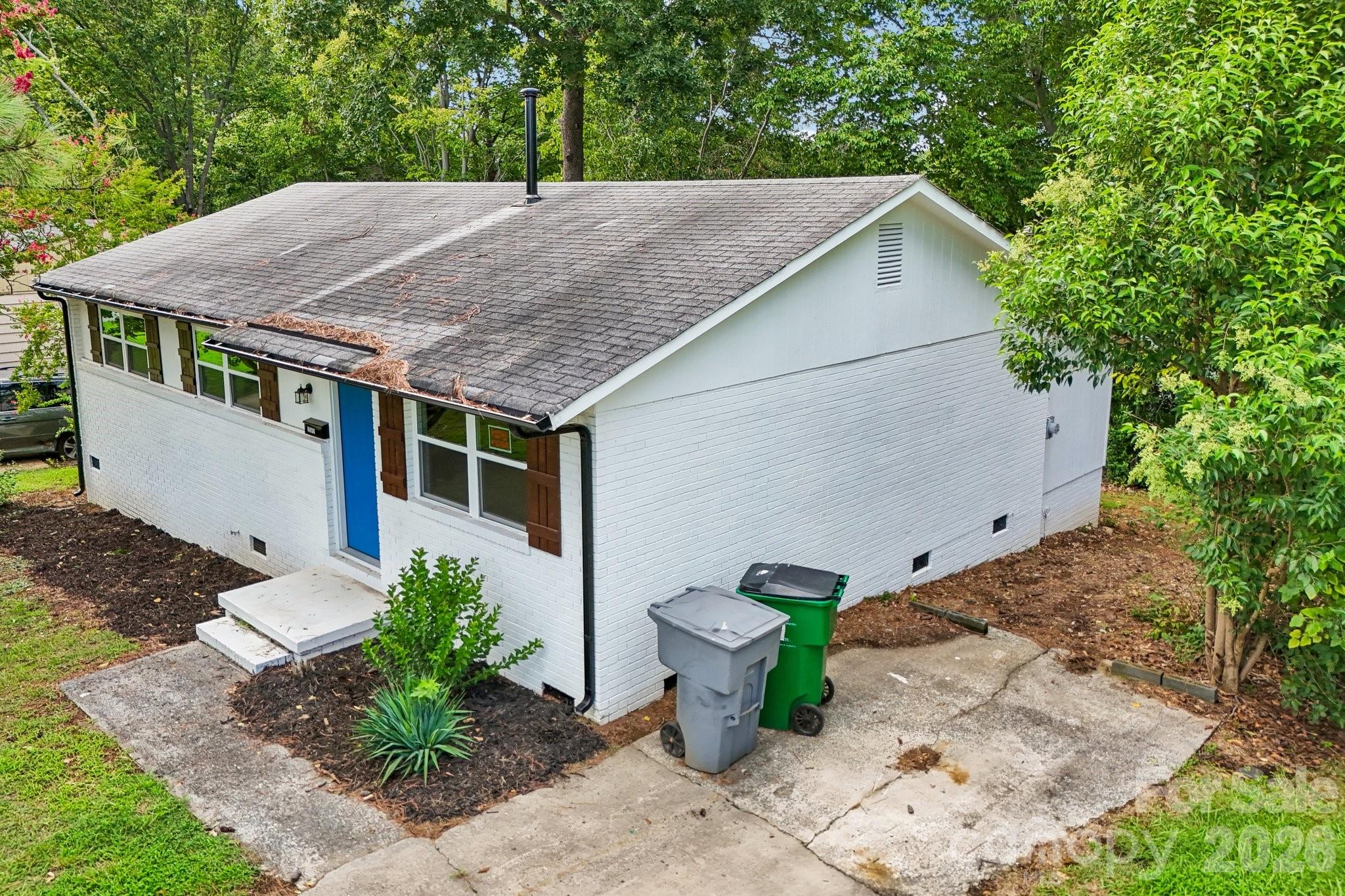 2545 Abelwood Road Property Photo 2