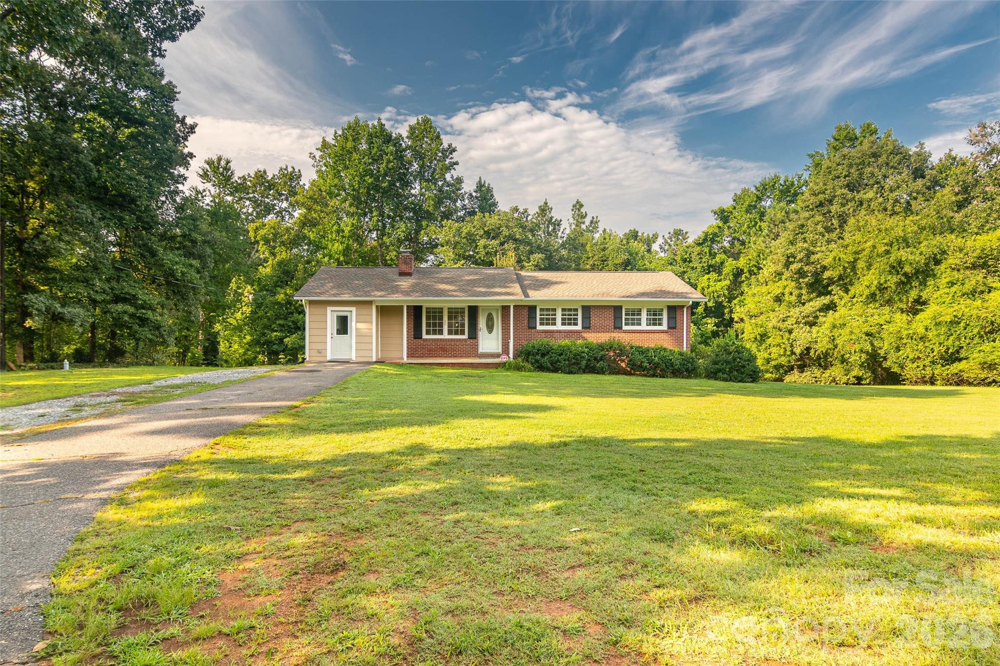 156 Eskimo Drive Property Photo 2