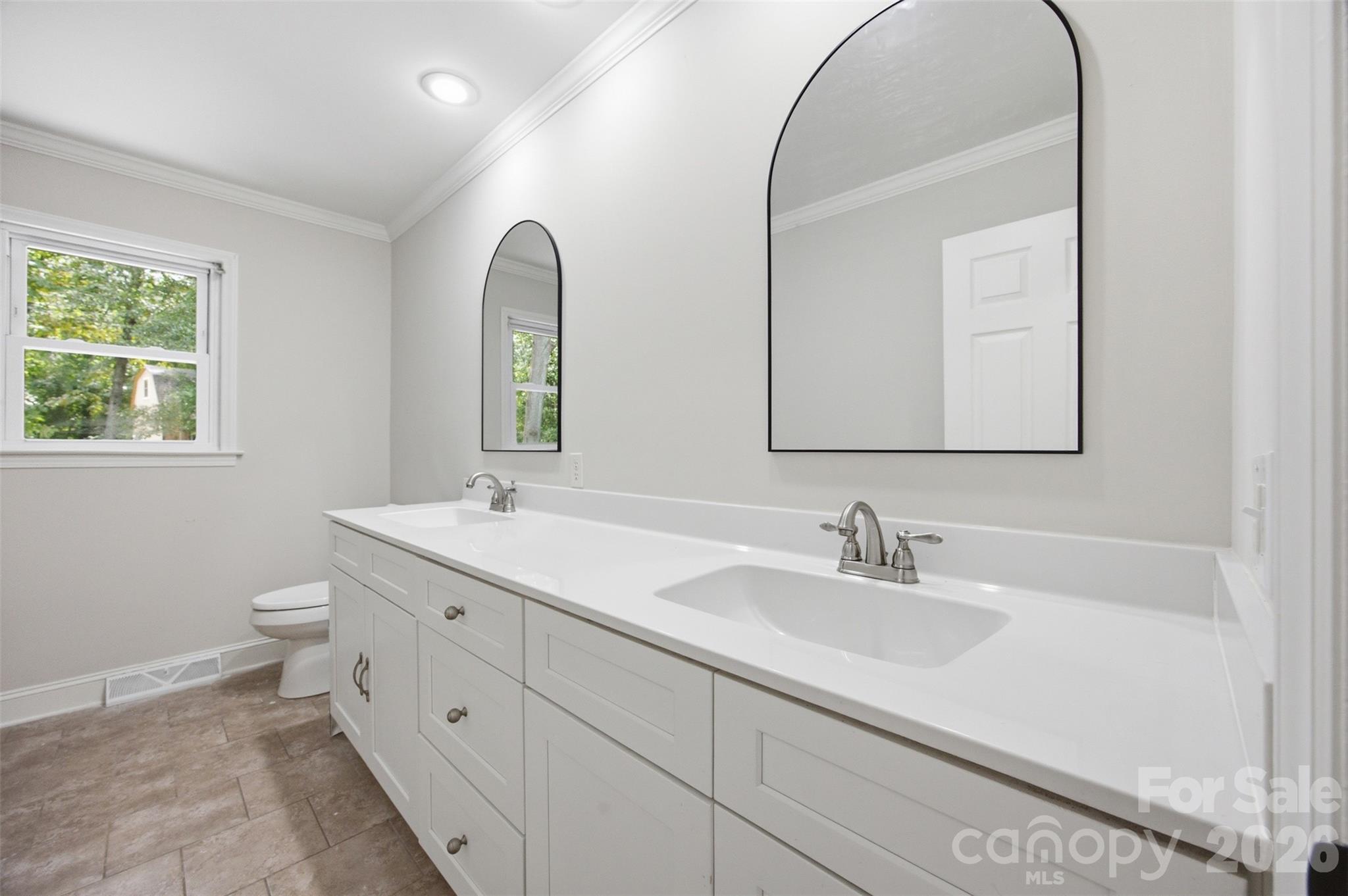 806 Danbrook Circle Property Photo 12