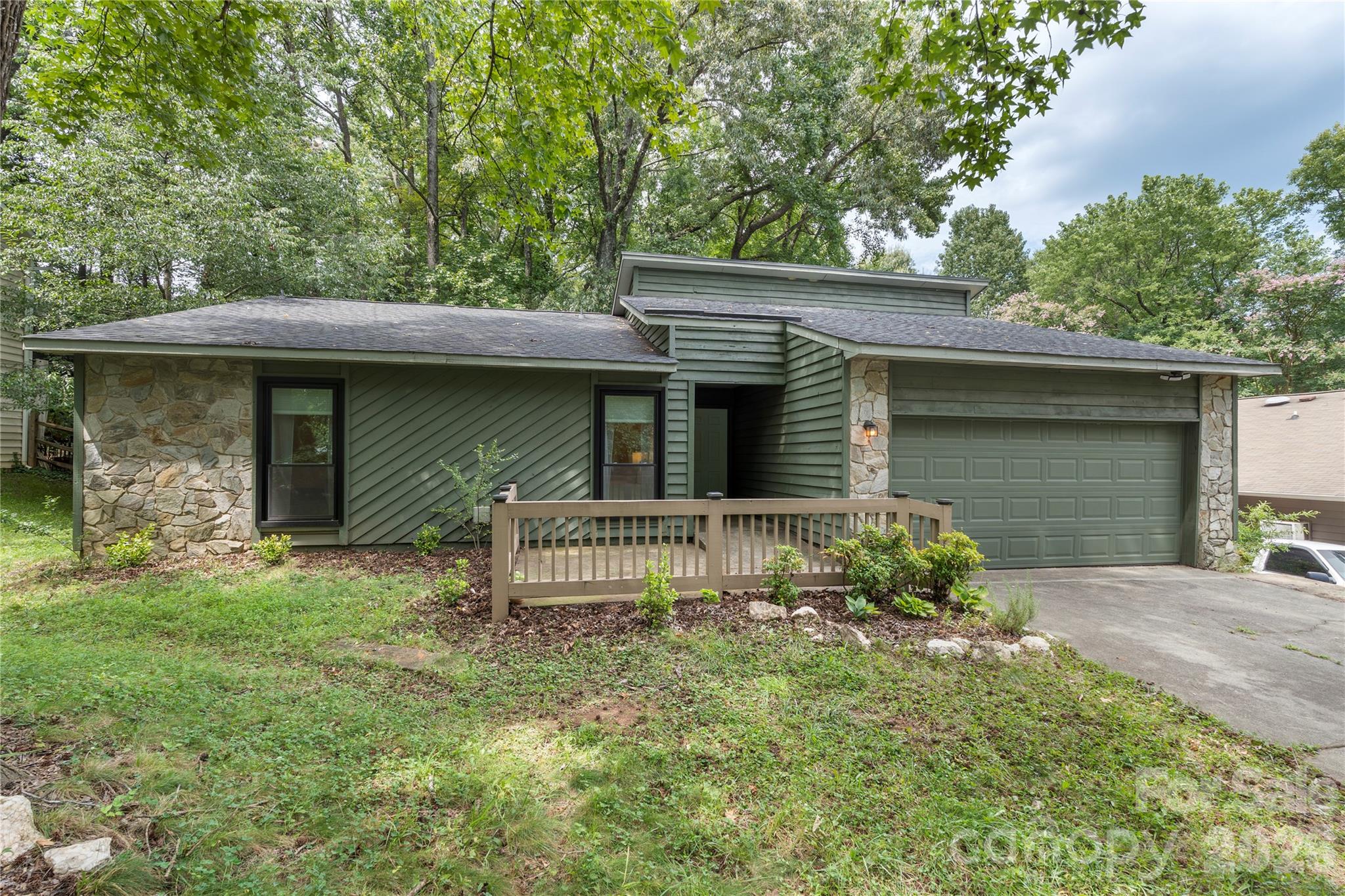 4607 Cricklewood Lane Property Photo 6