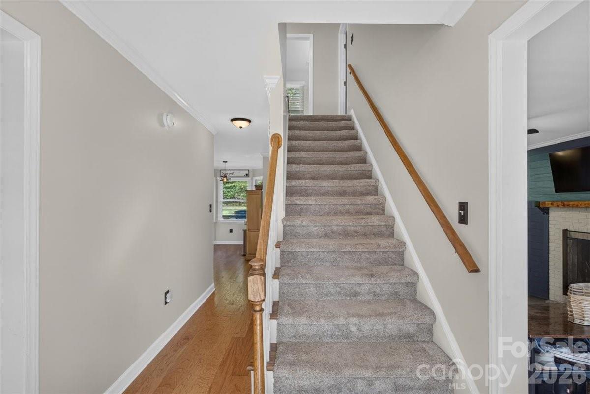 2025 Hilltop Road Property Photo 10
