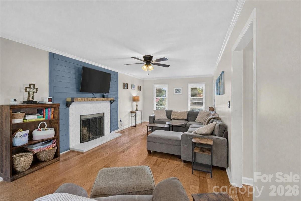 2025 Hilltop Road Property Photo 14