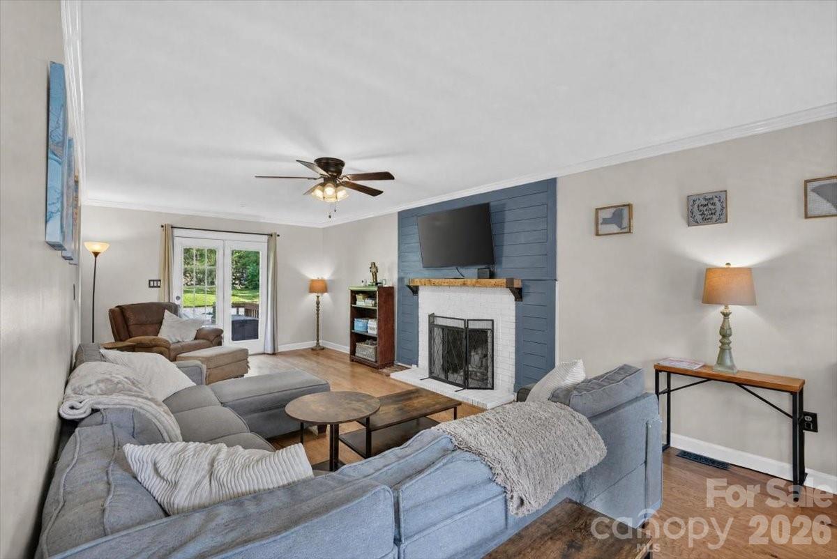 2025 Hilltop Road Property Photo 16