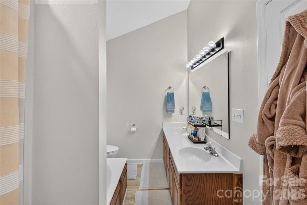 2025 Hilltop Road Property Photo 29