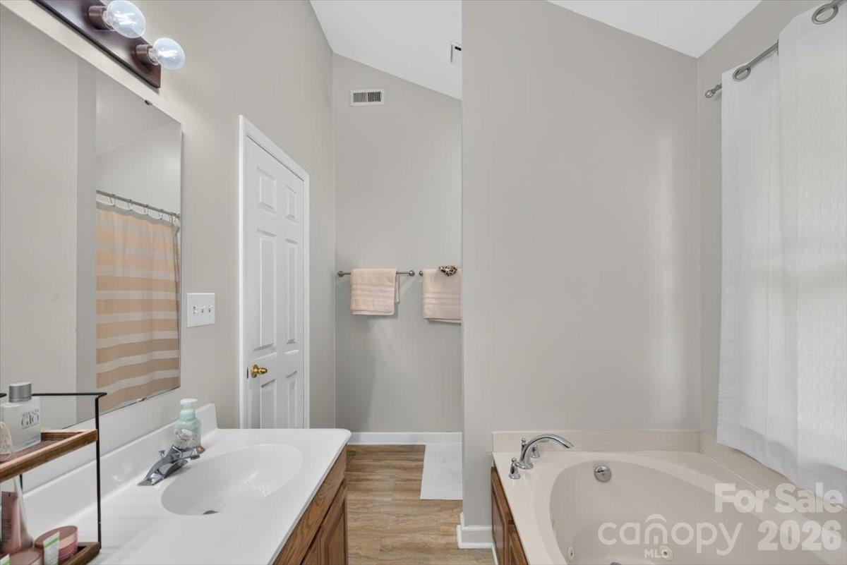 2025 Hilltop Road Property Photo 31