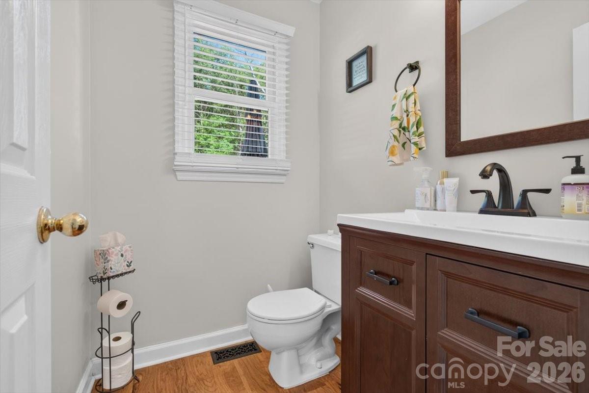 2025 Hilltop Road Property Photo 38