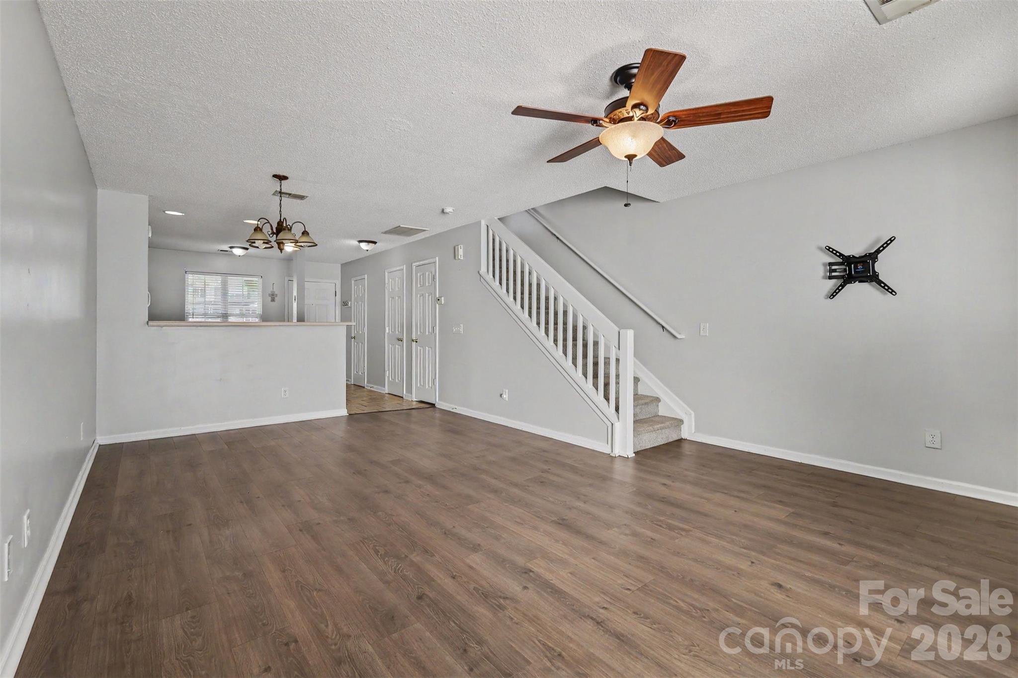 2962 Caldwell Ridge Parkway Property Photo 2
