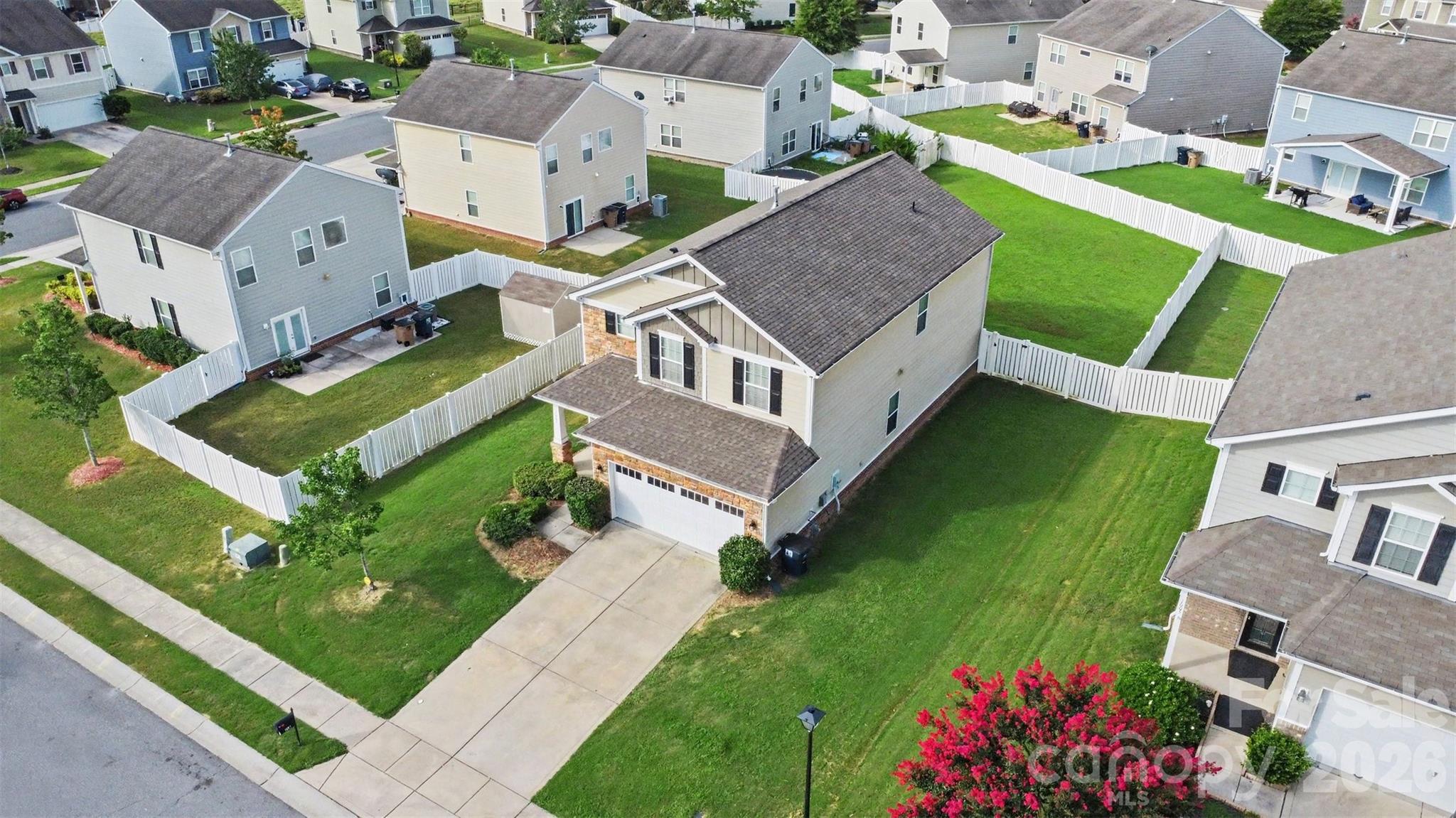 1003 Garden Web Road Property Photo 4