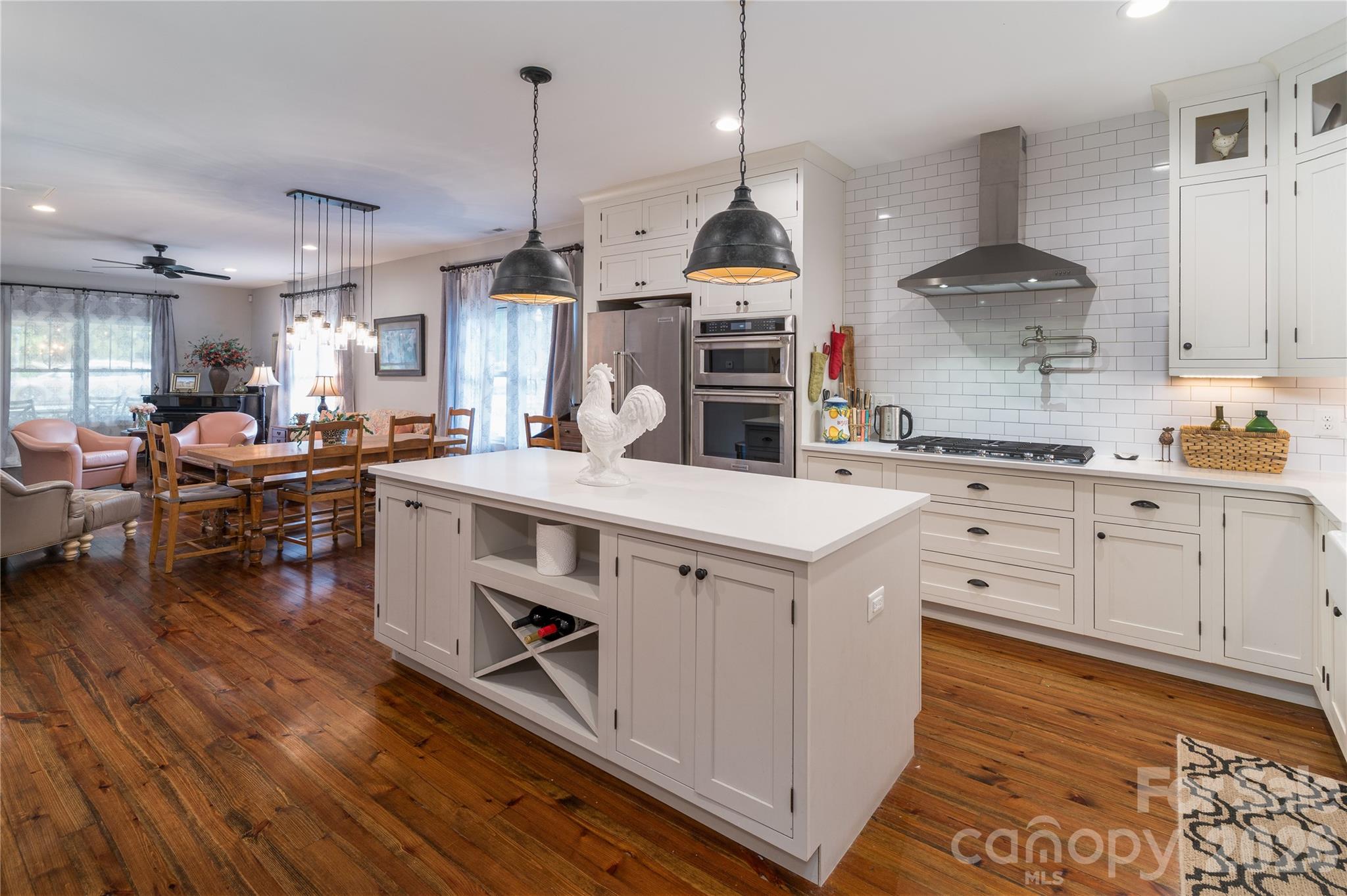 21036 Catawba Avenue Property Photo 14