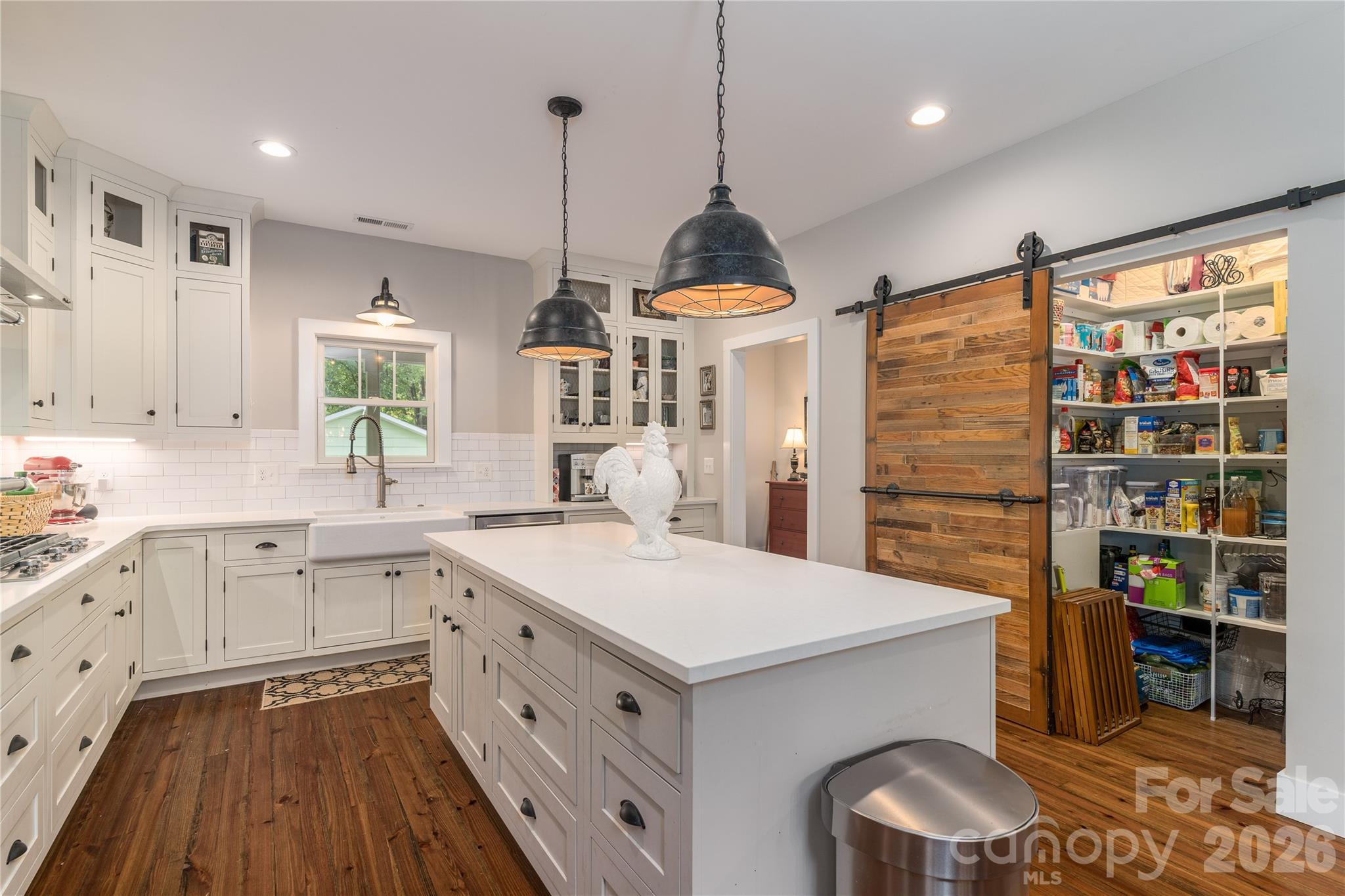21036 Catawba Avenue Property Photo 18