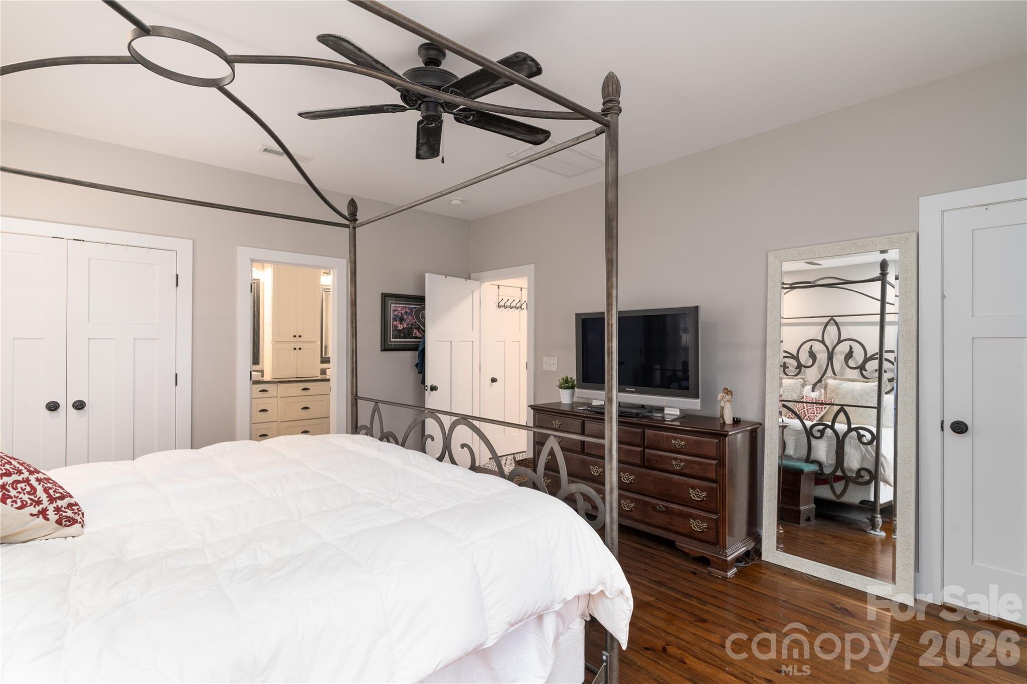 21036 Catawba Avenue Property Photo 24