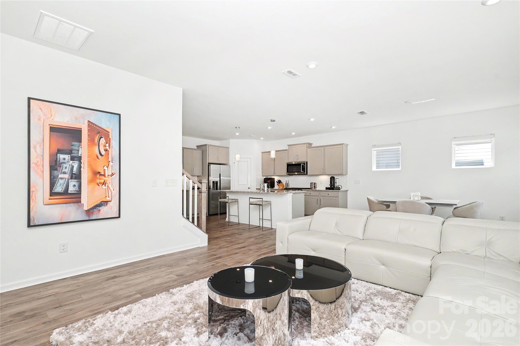 11122 Glasden Road Property Photo 6