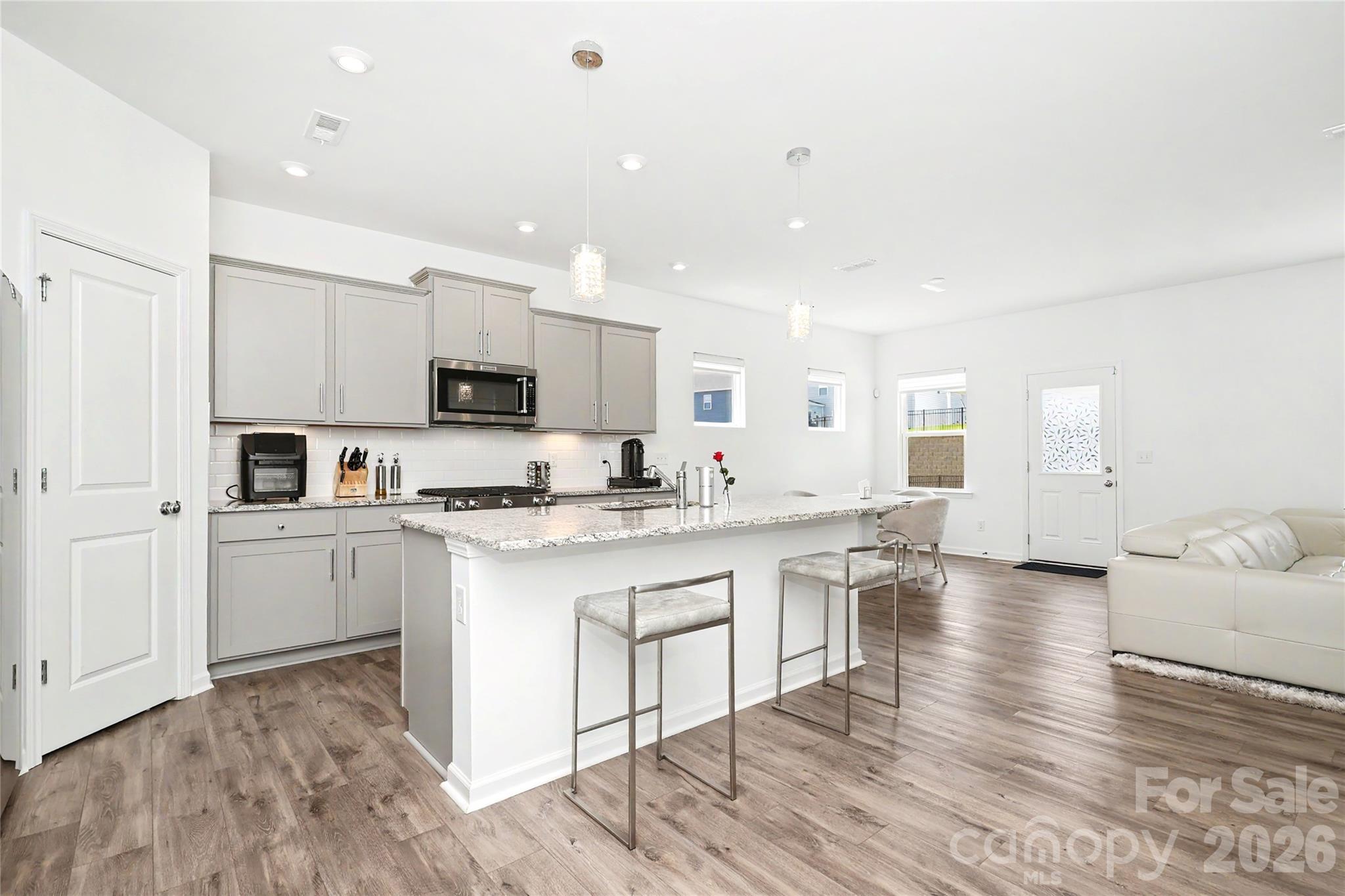 11122 Glasden Road Property Photo 9
