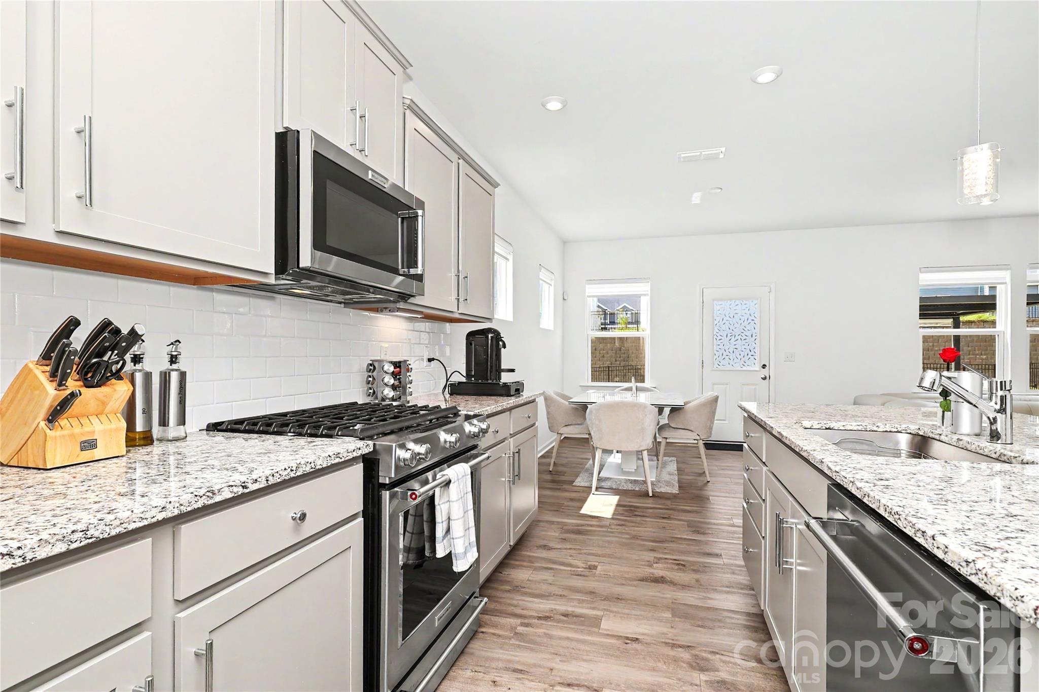 11122 Glasden Road Property Photo 10
