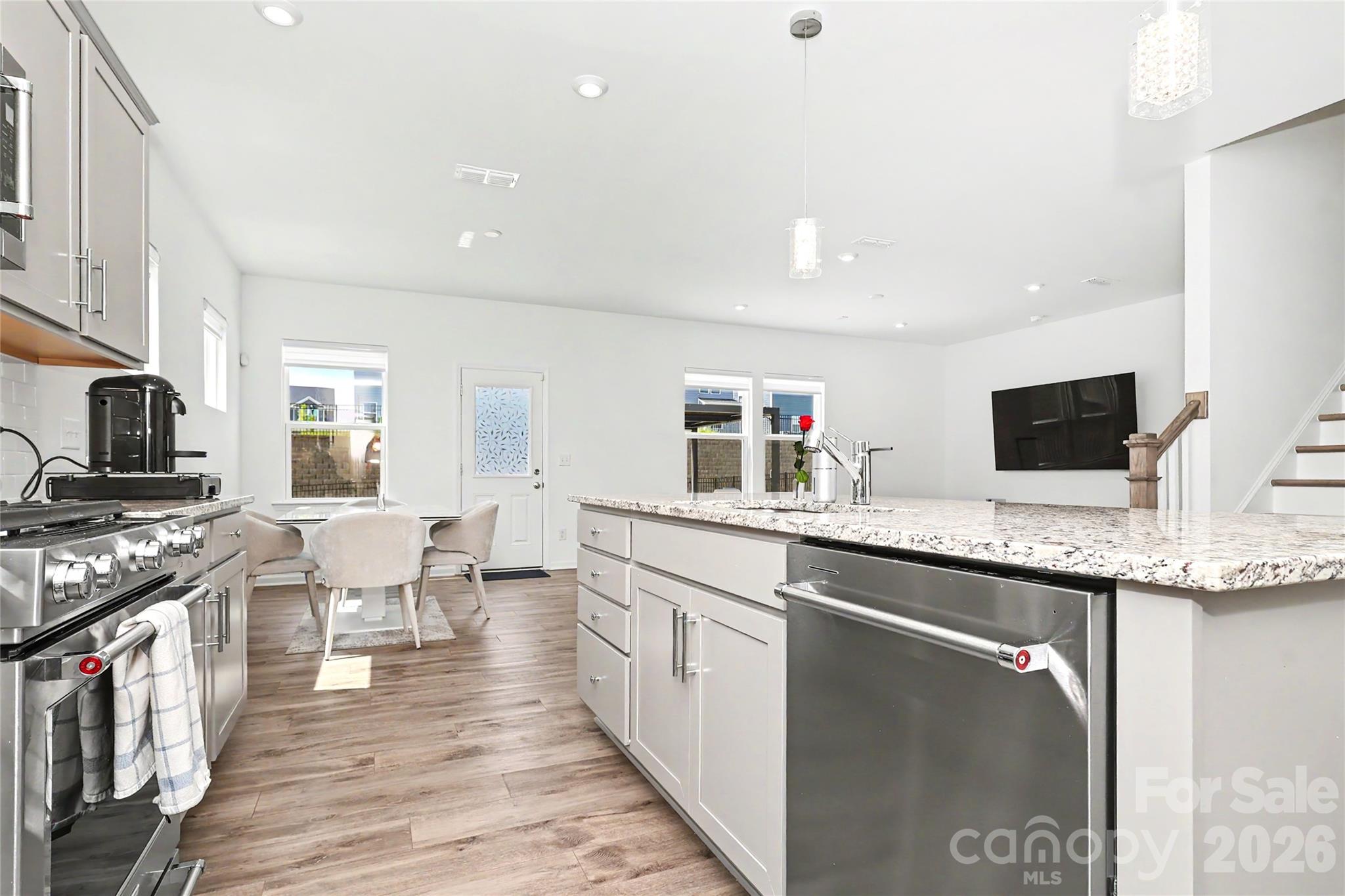 11122 Glasden Road Property Photo 11