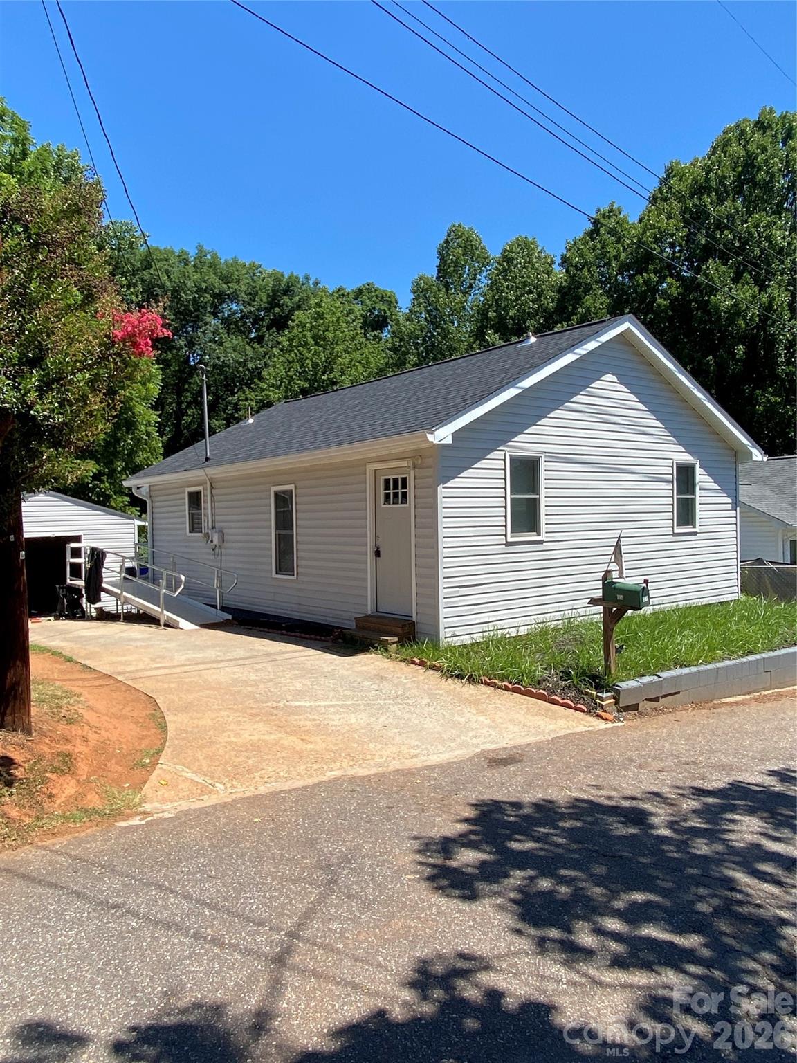 604 Peden Street Property Photo 1