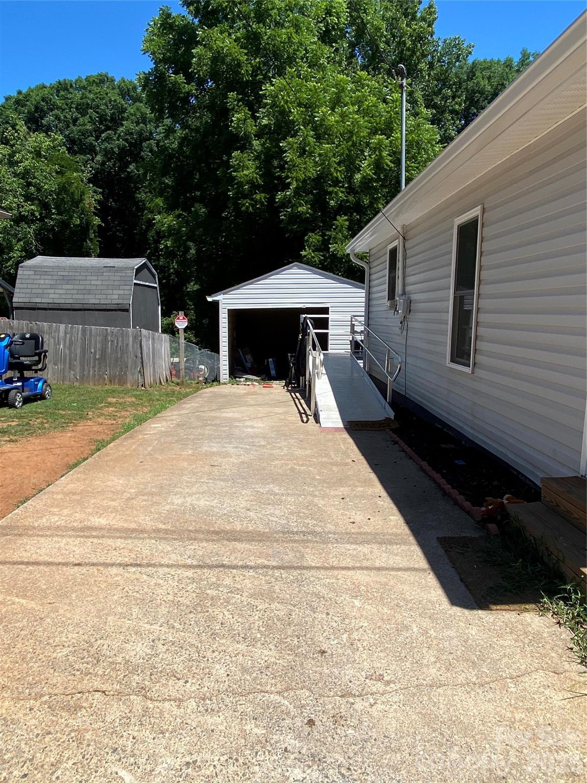 604 Peden Street Property Photo 4