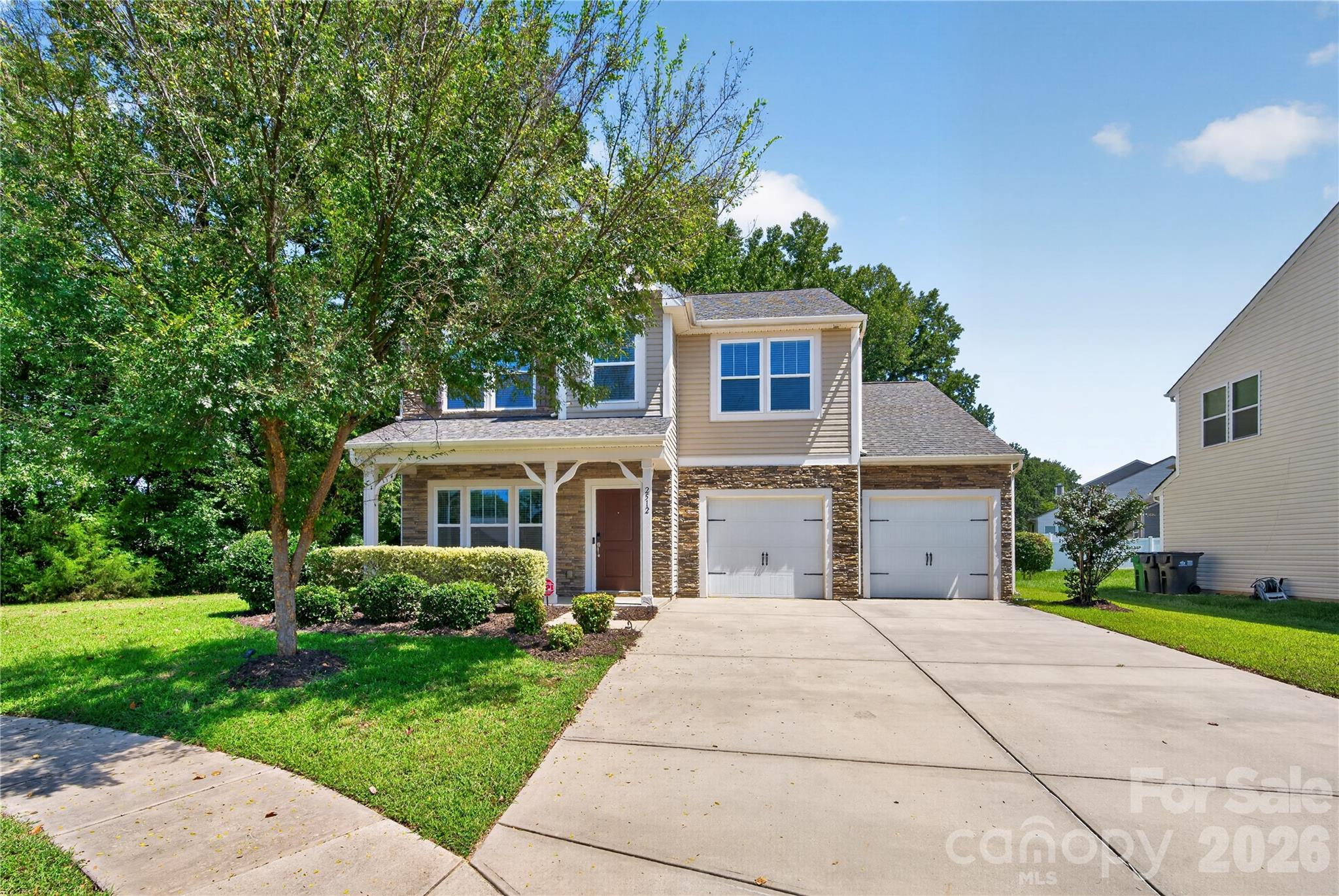 2512 Viburnum Court Property Photo 2