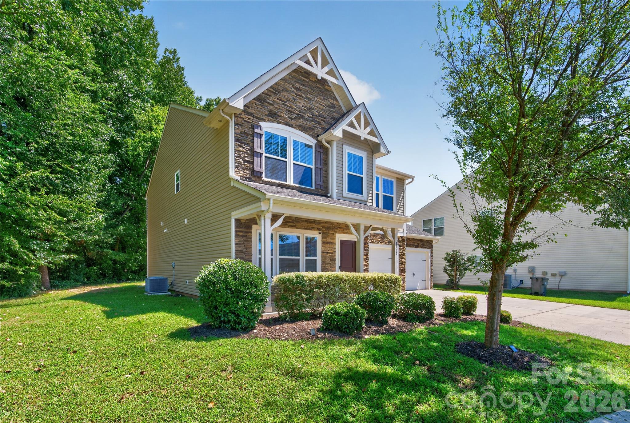 2512 Viburnum Court Property Photo 4