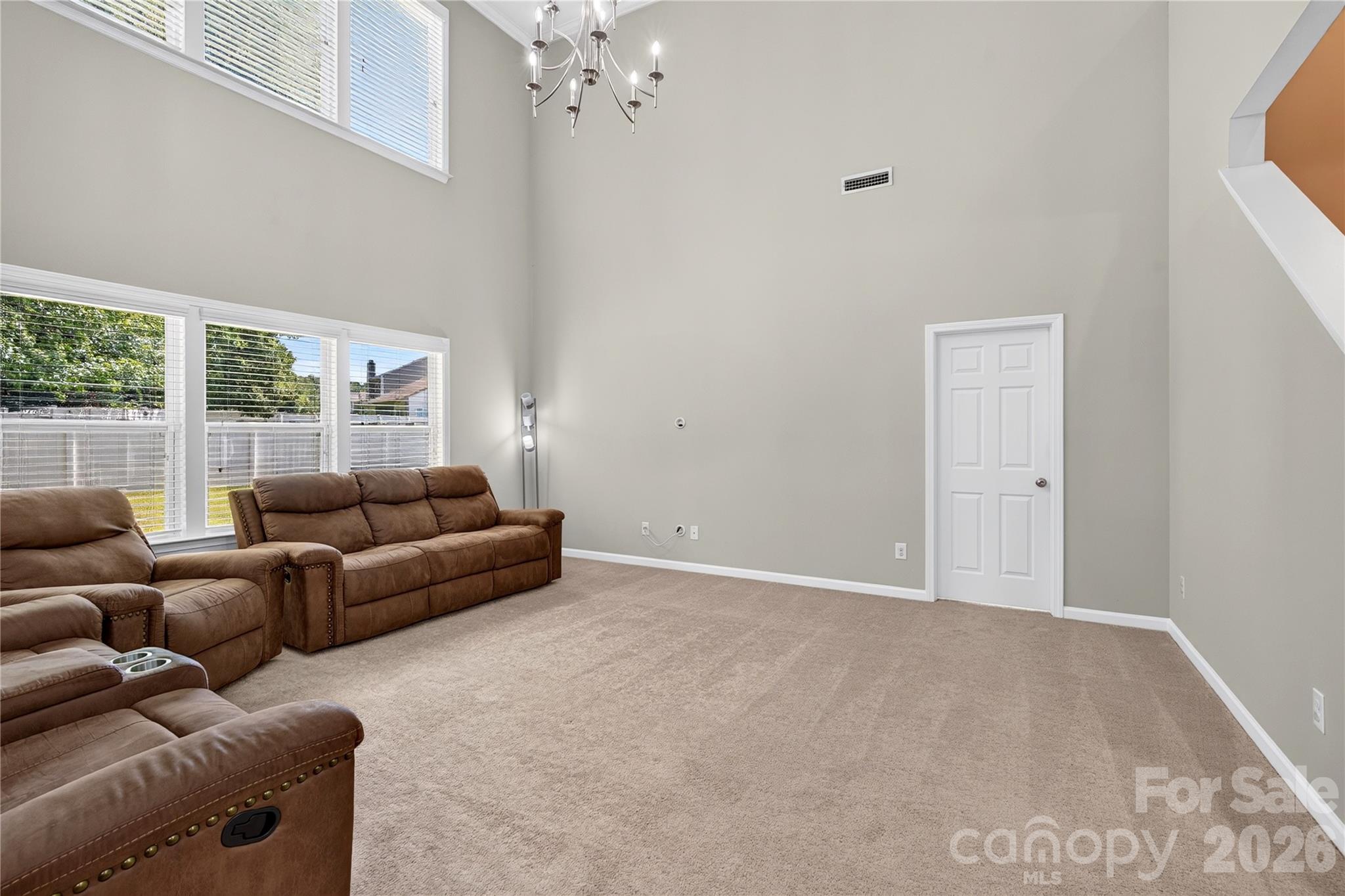 2512 Viburnum Court Property Photo 10
