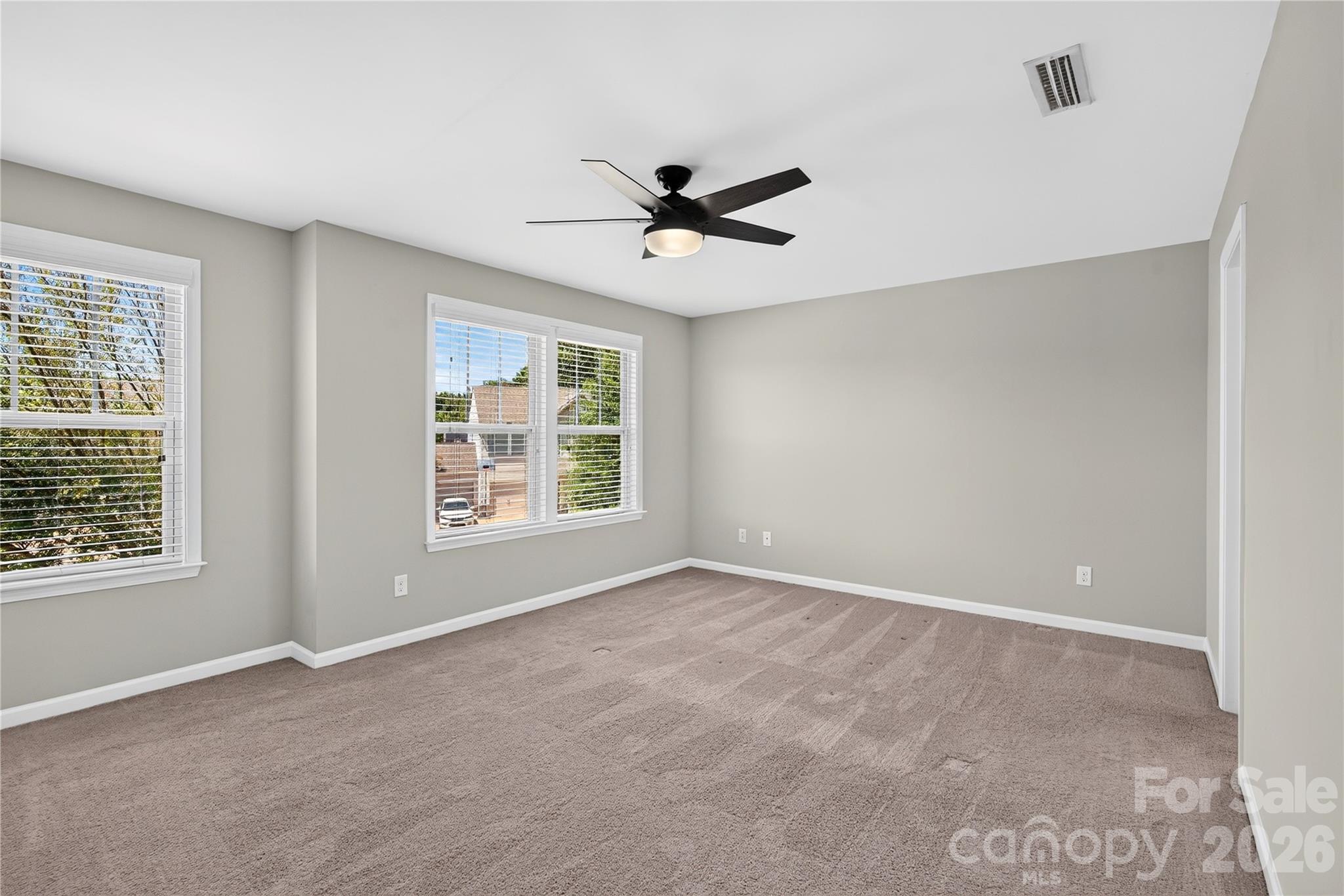 2512 Viburnum Court Property Photo 27