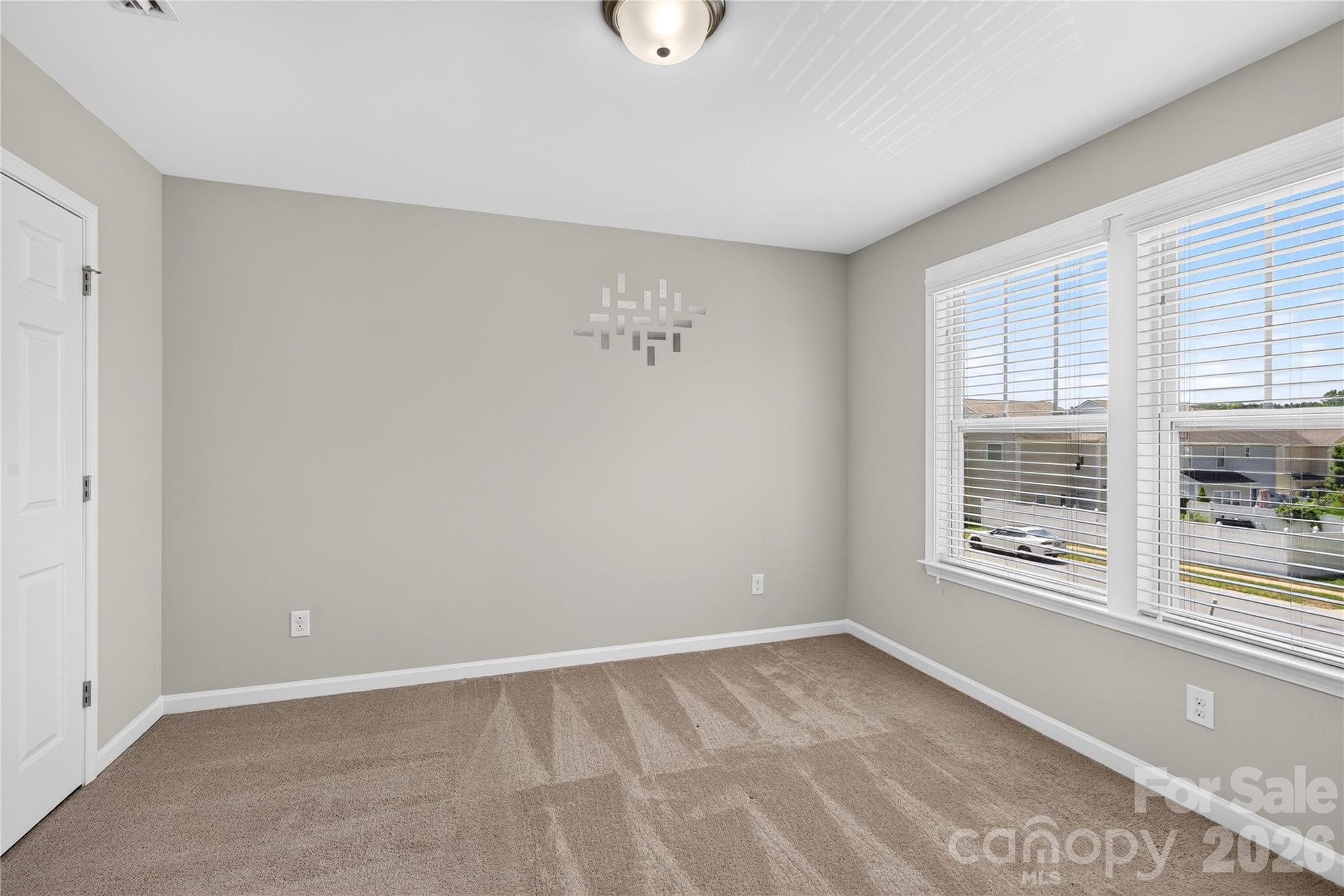 2512 Viburnum Court Property Photo 29