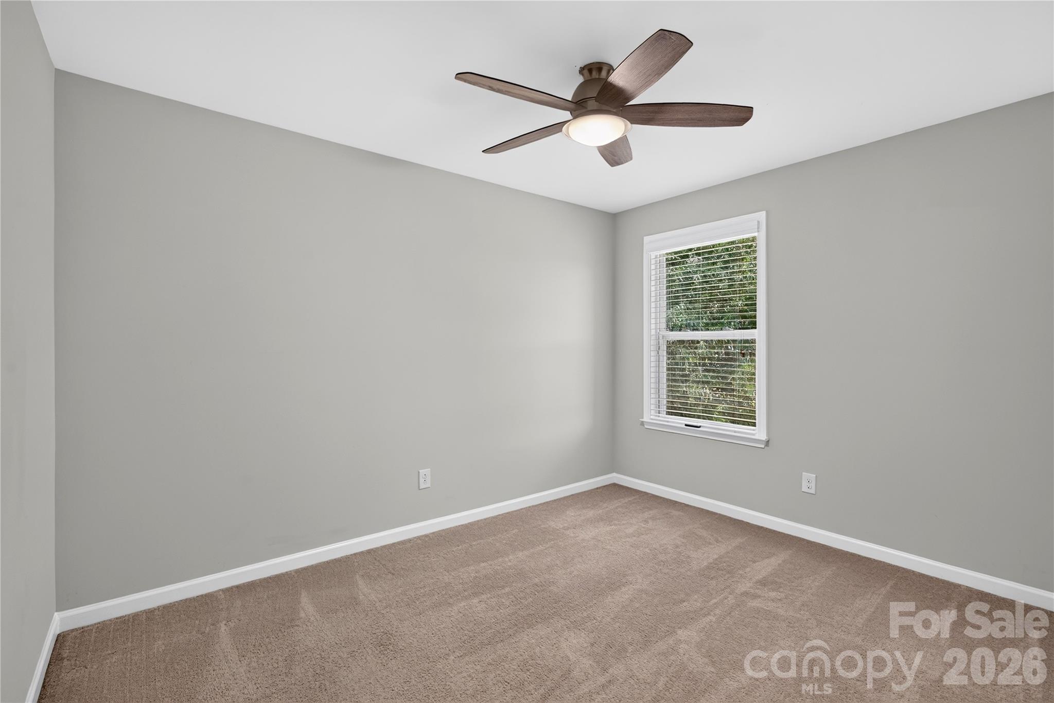 2512 Viburnum Court Property Photo 31