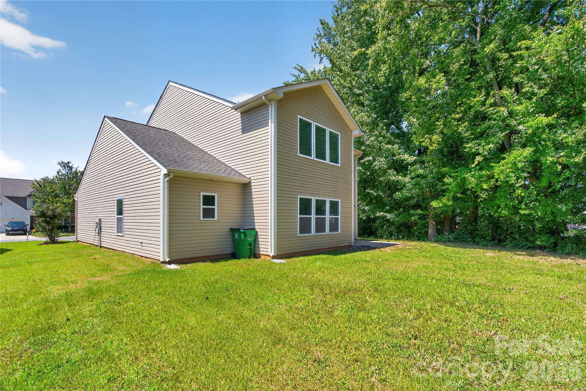 2512 Viburnum Court Property Photo 40