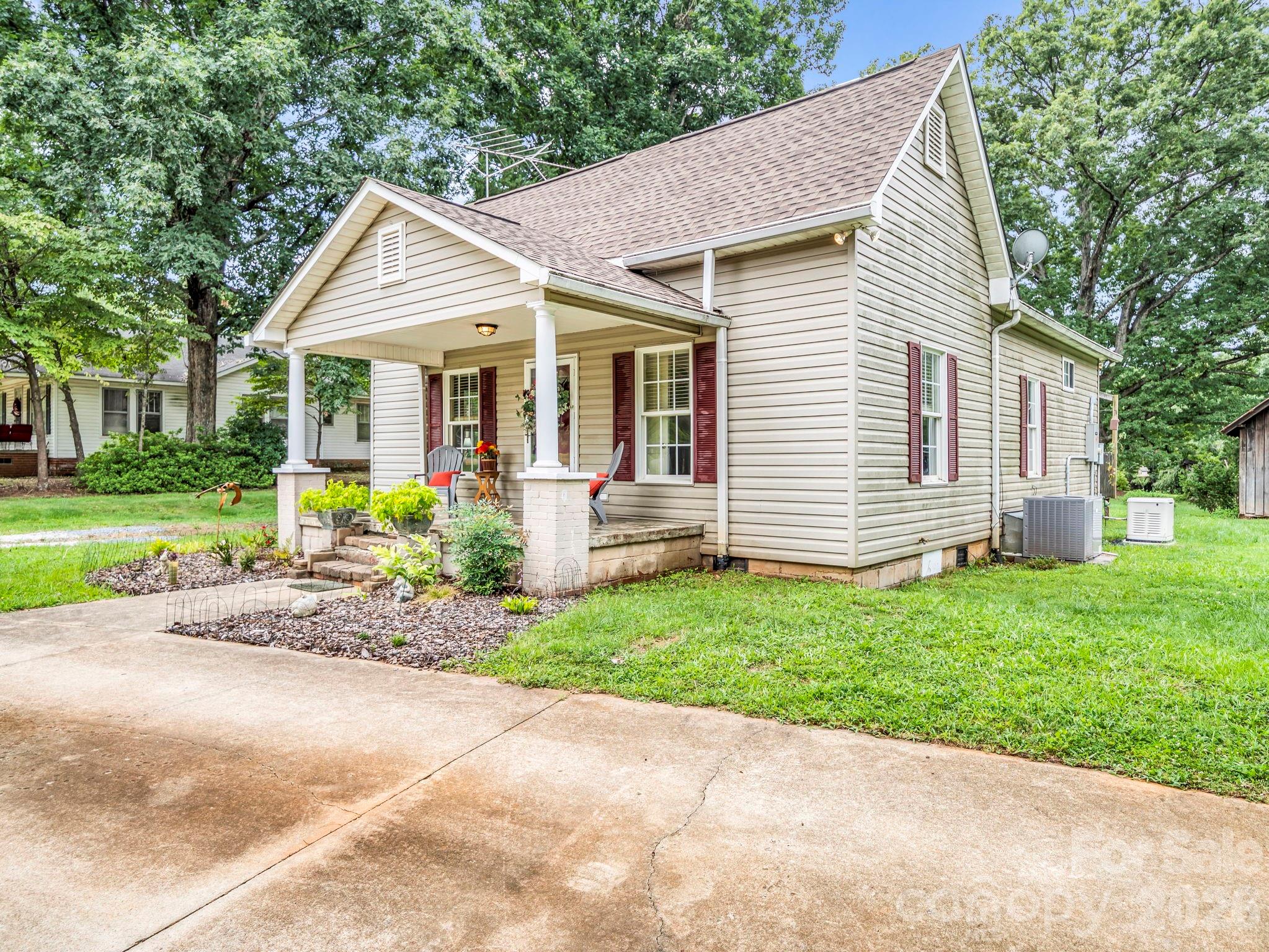 1264 Piney Ridge Road Property Photo 2