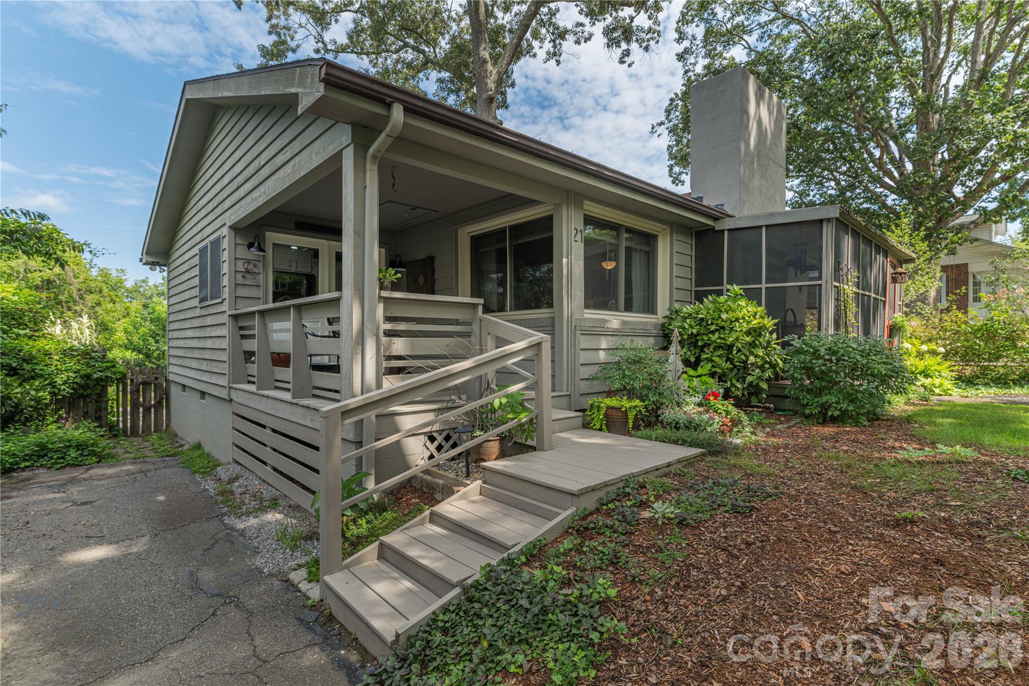21 Lincoln Avenue Property Photo 2