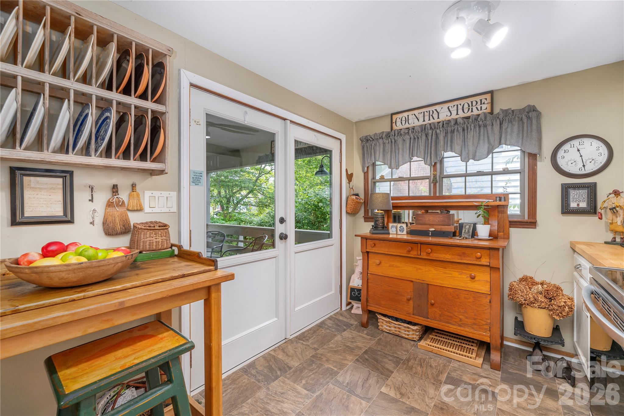 21 Lincoln Avenue Property Photo 11