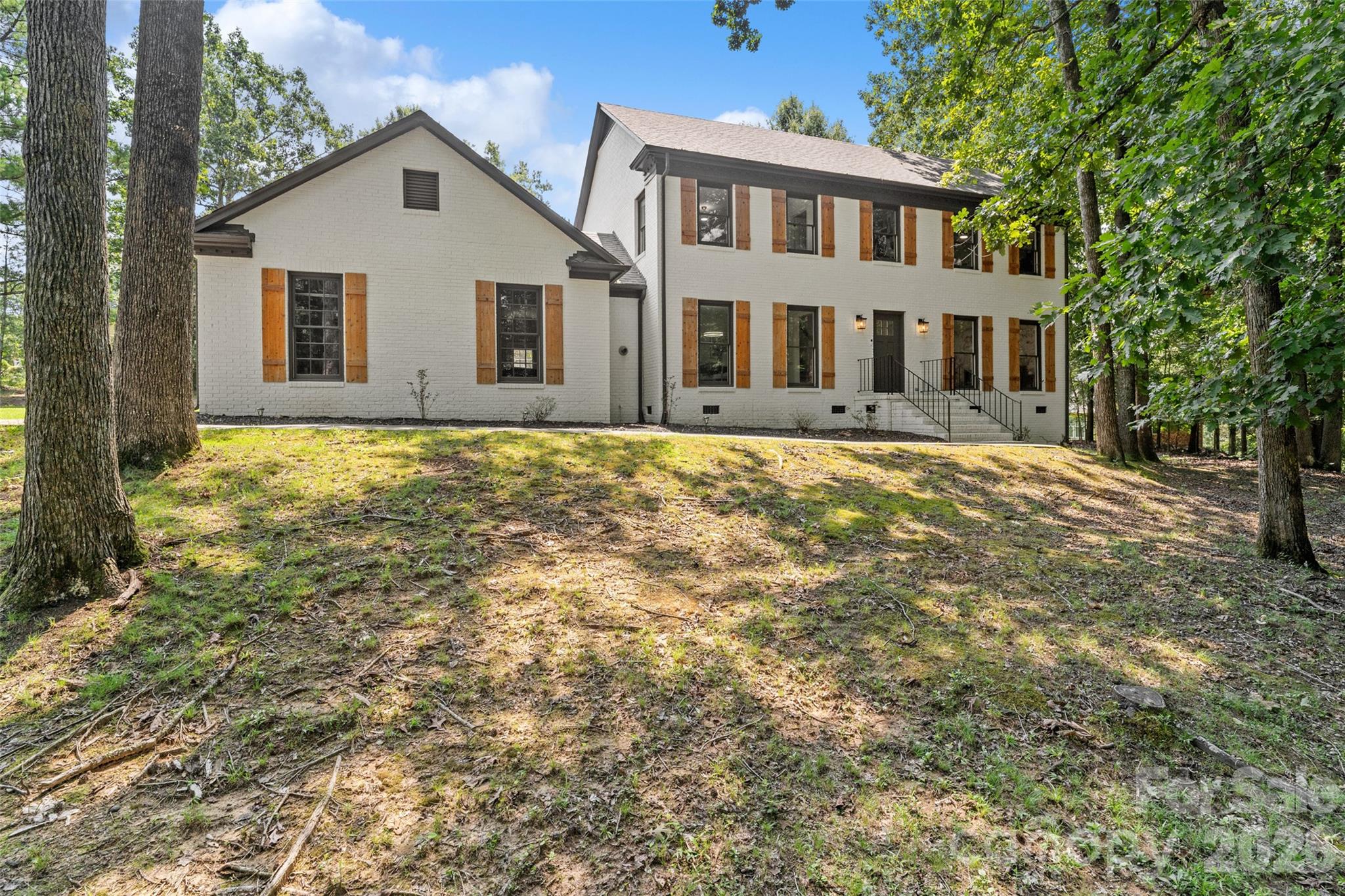 690 Knighton Hill Road Property Photo 2