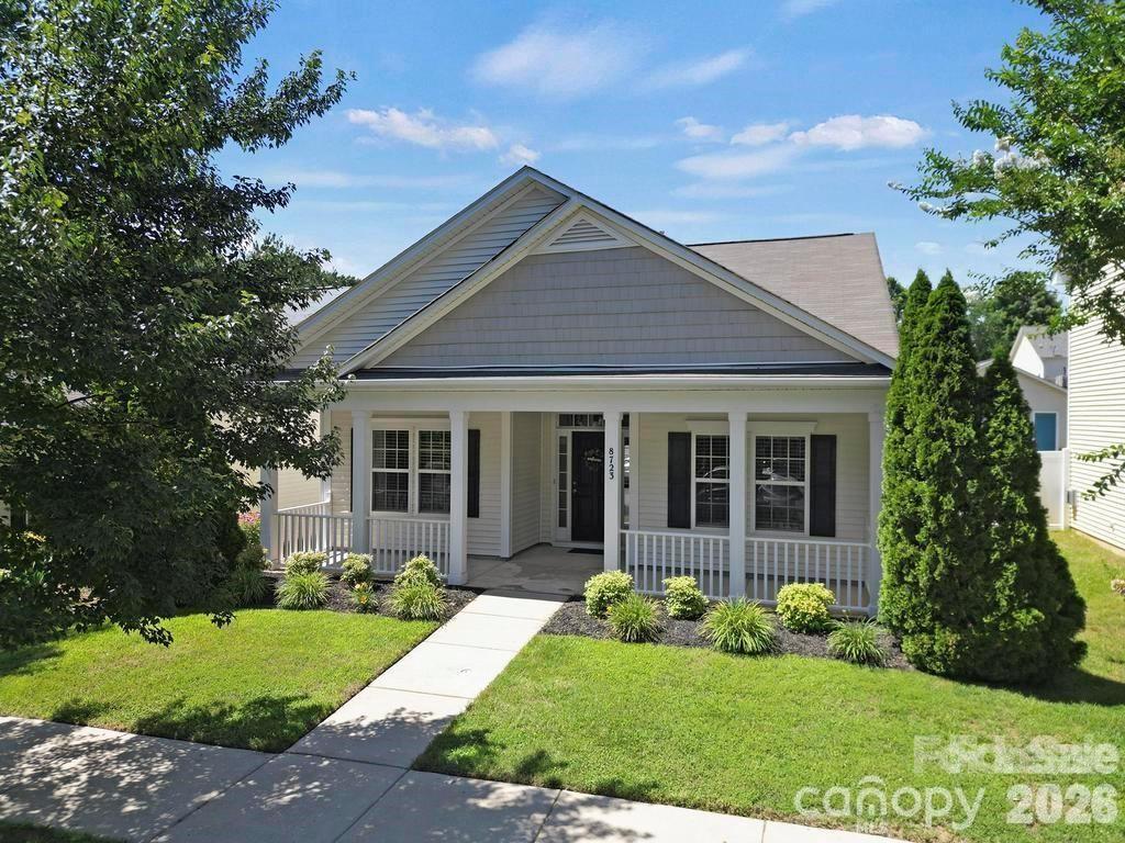 8723 Westwind Point Drive Property Photo 3