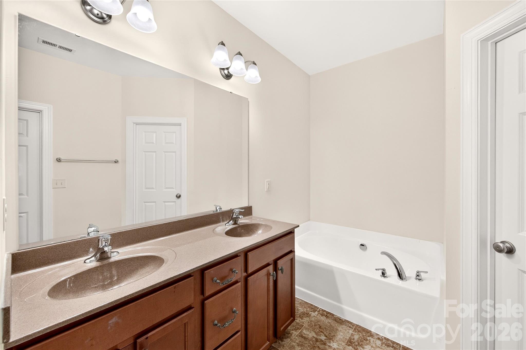 16718 Dolcetto Way Property Photo 31