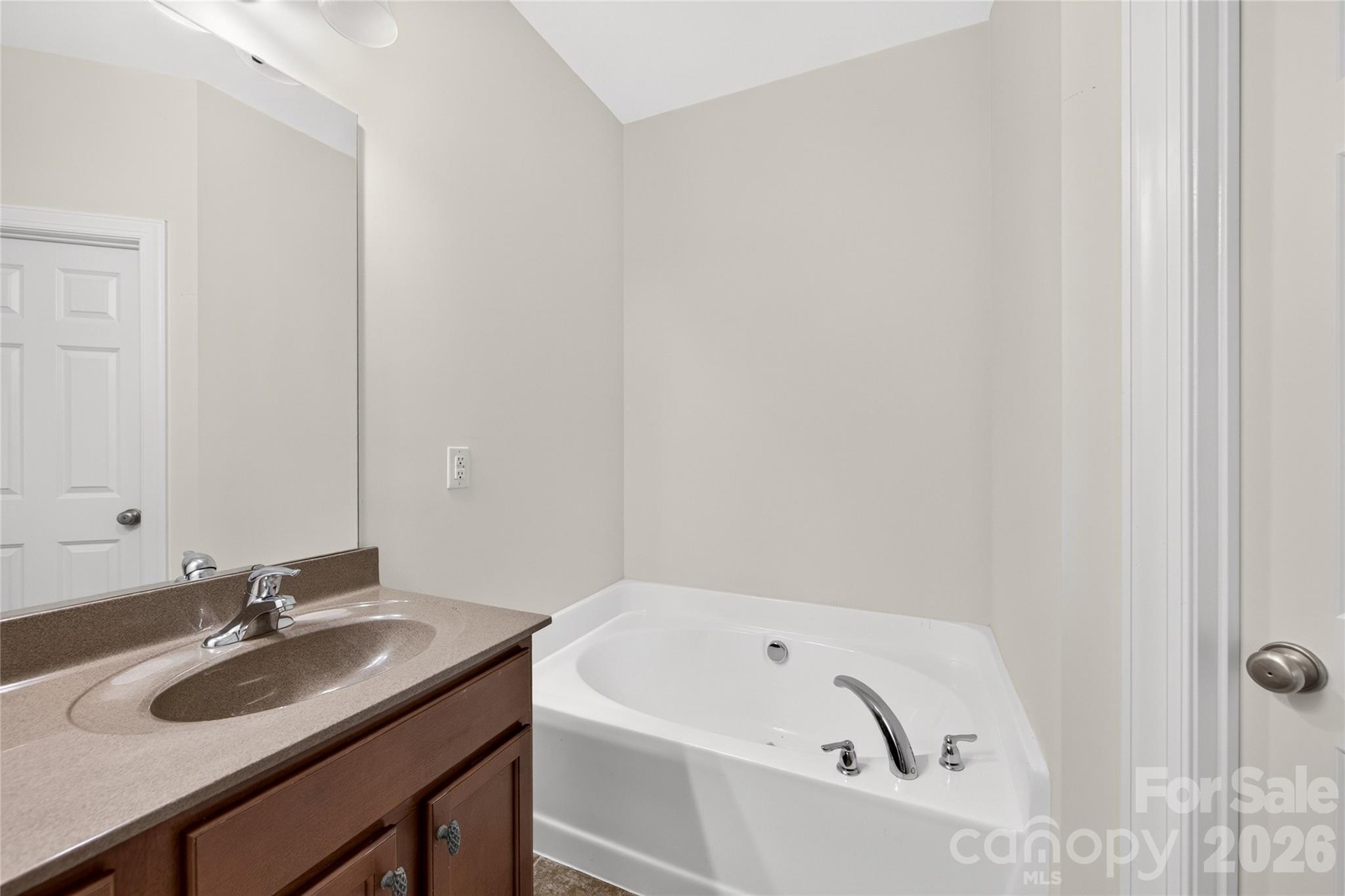 16718 Dolcetto Way Property Photo 32