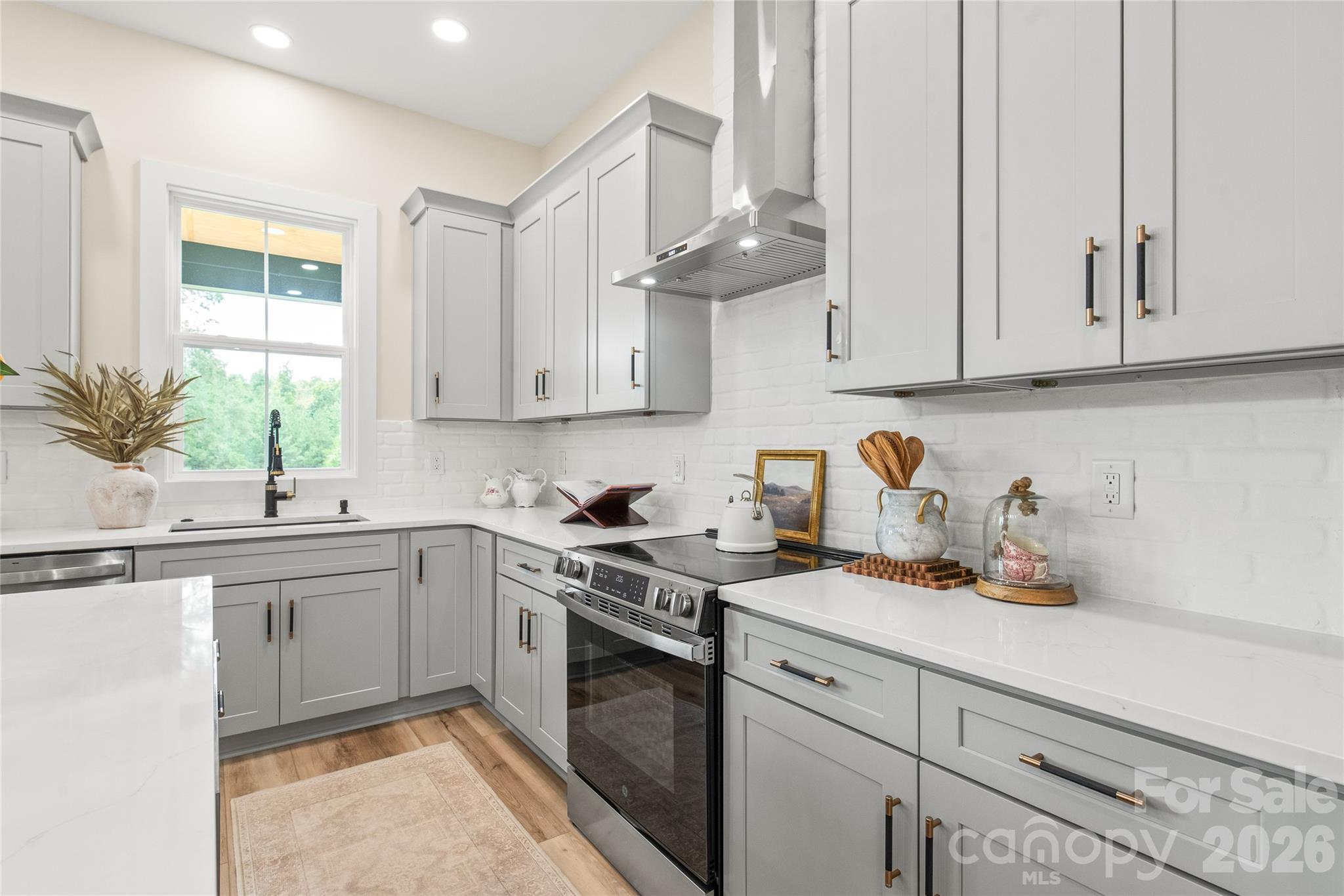 5822 Potter Road Property Photo 8