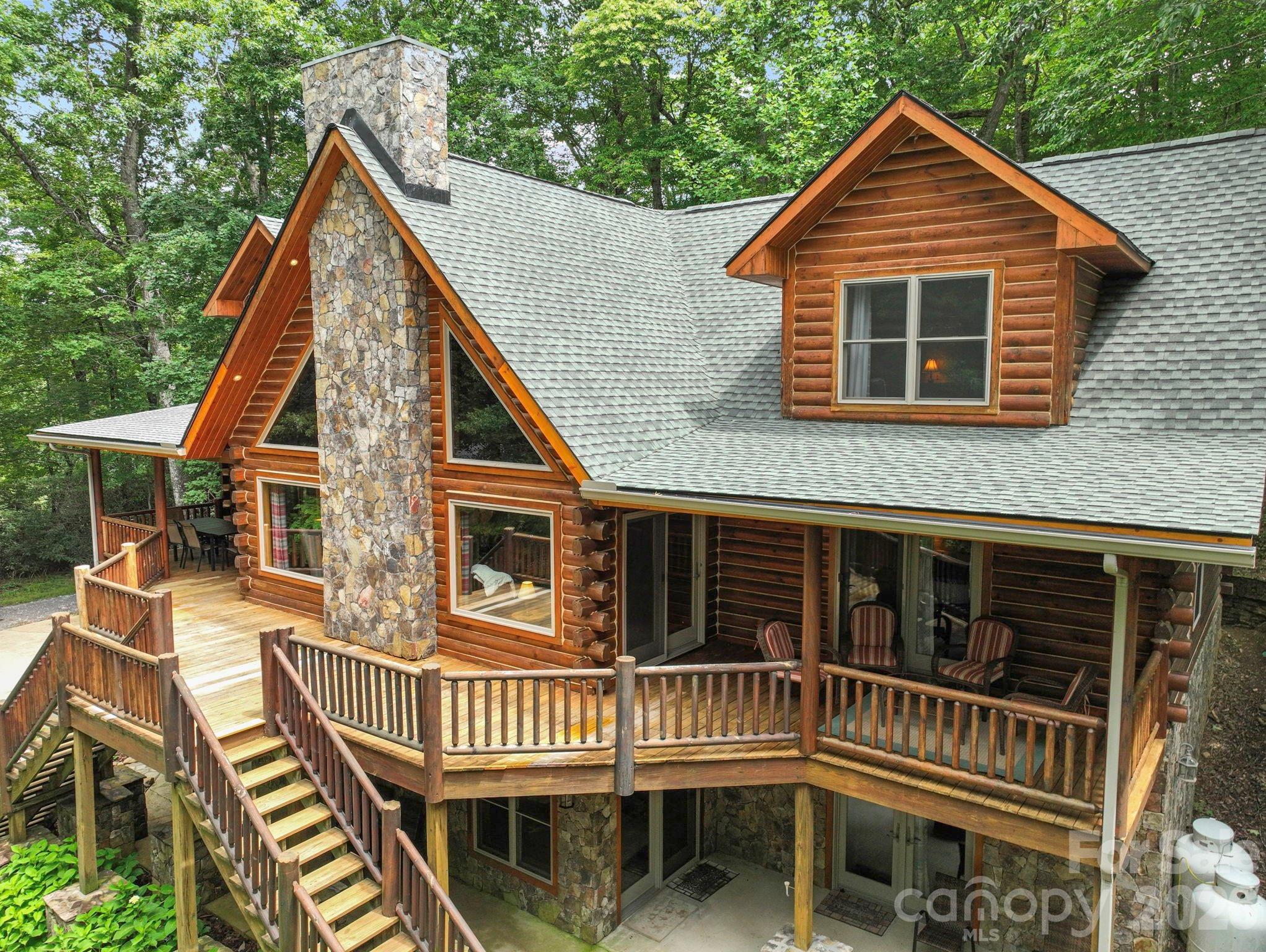 475 S Toe River Road Property Photo 3