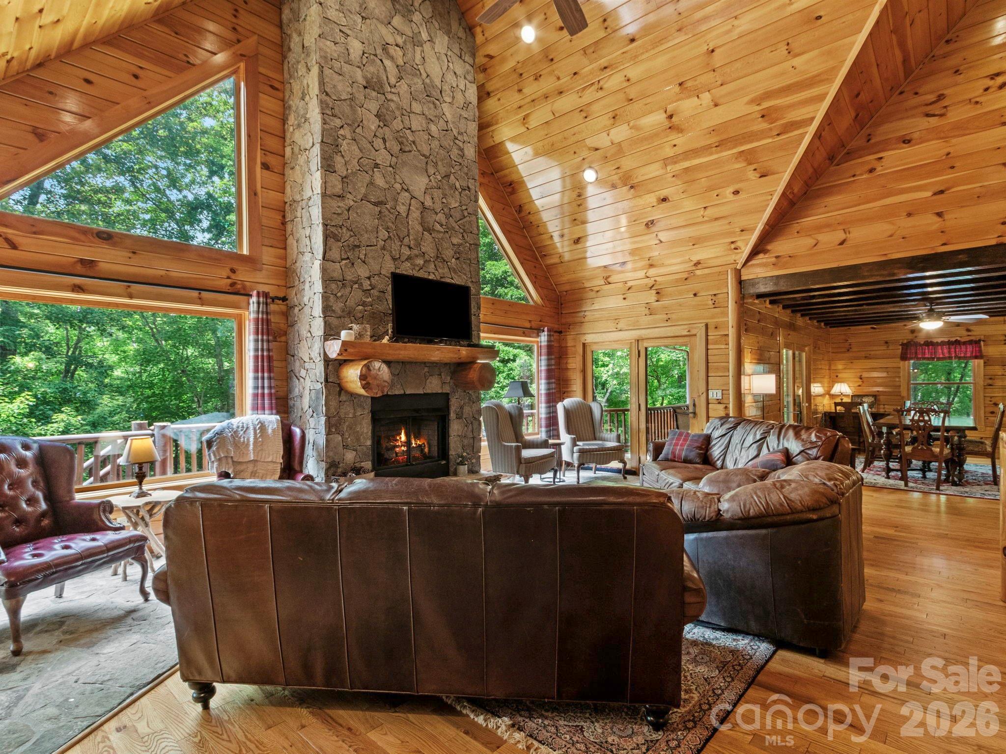 475 S Toe River Road Property Photo 4