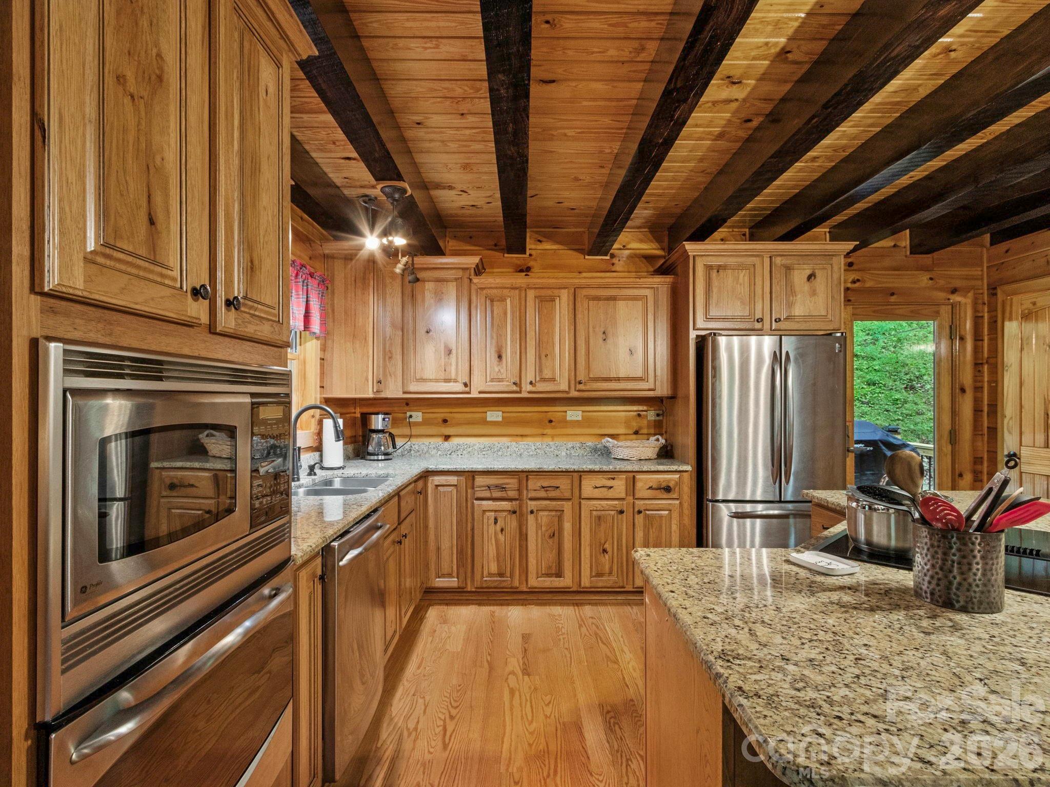 475 S Toe River Road Property Photo 9