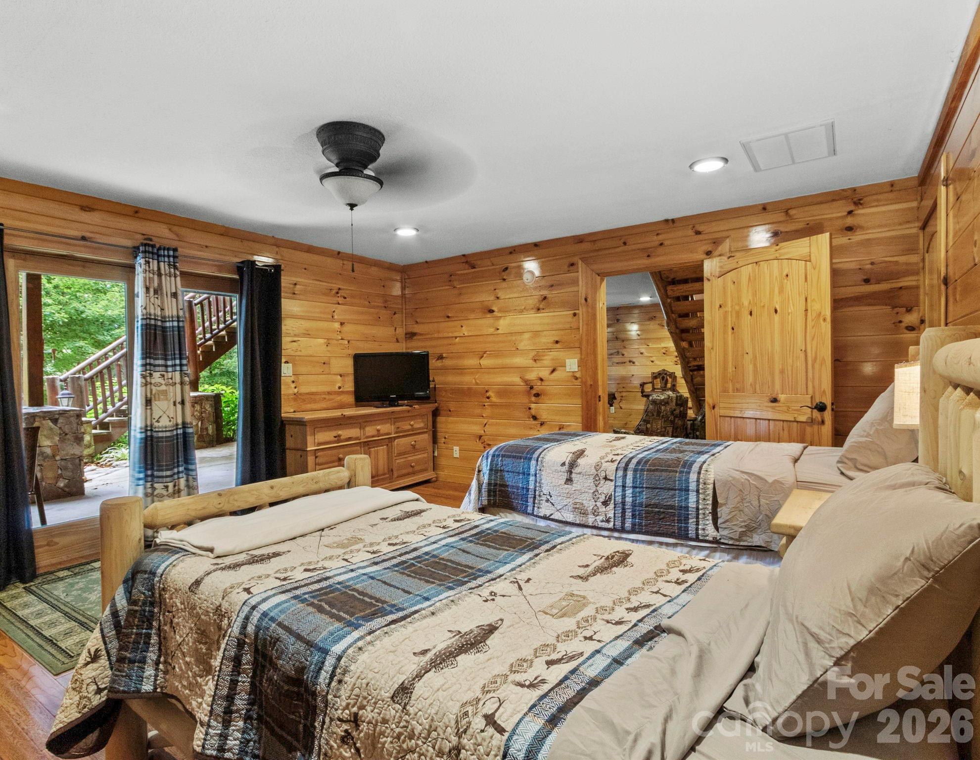 475 S Toe River Road Property Photo 33